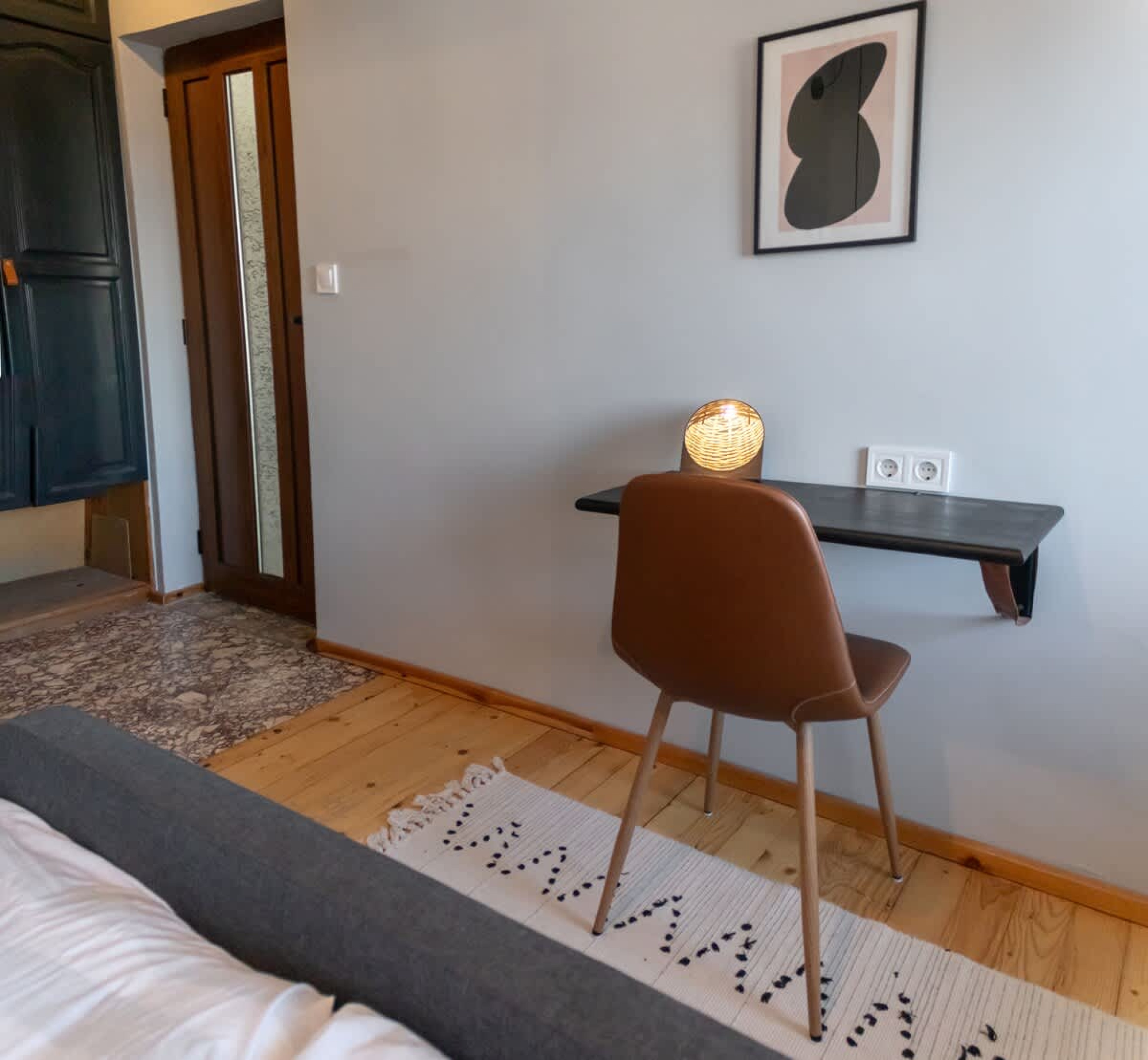 Scoutaround White Logo