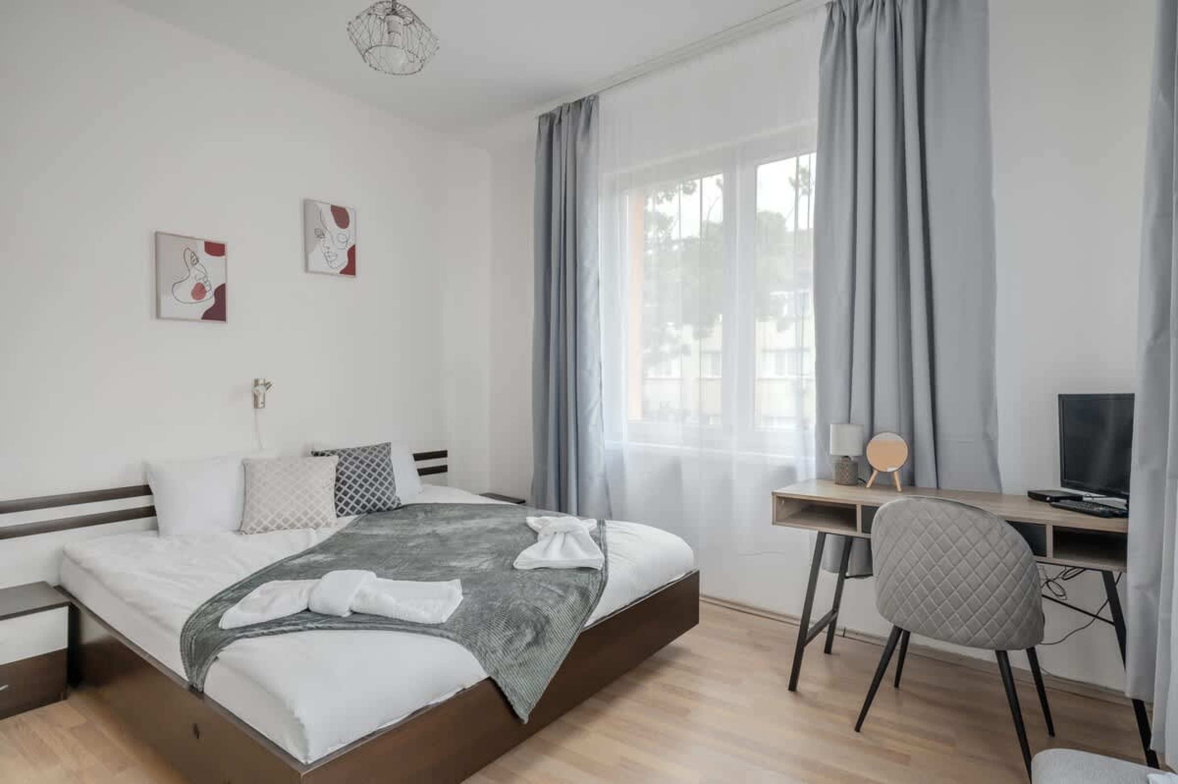 Scoutaround White Logo