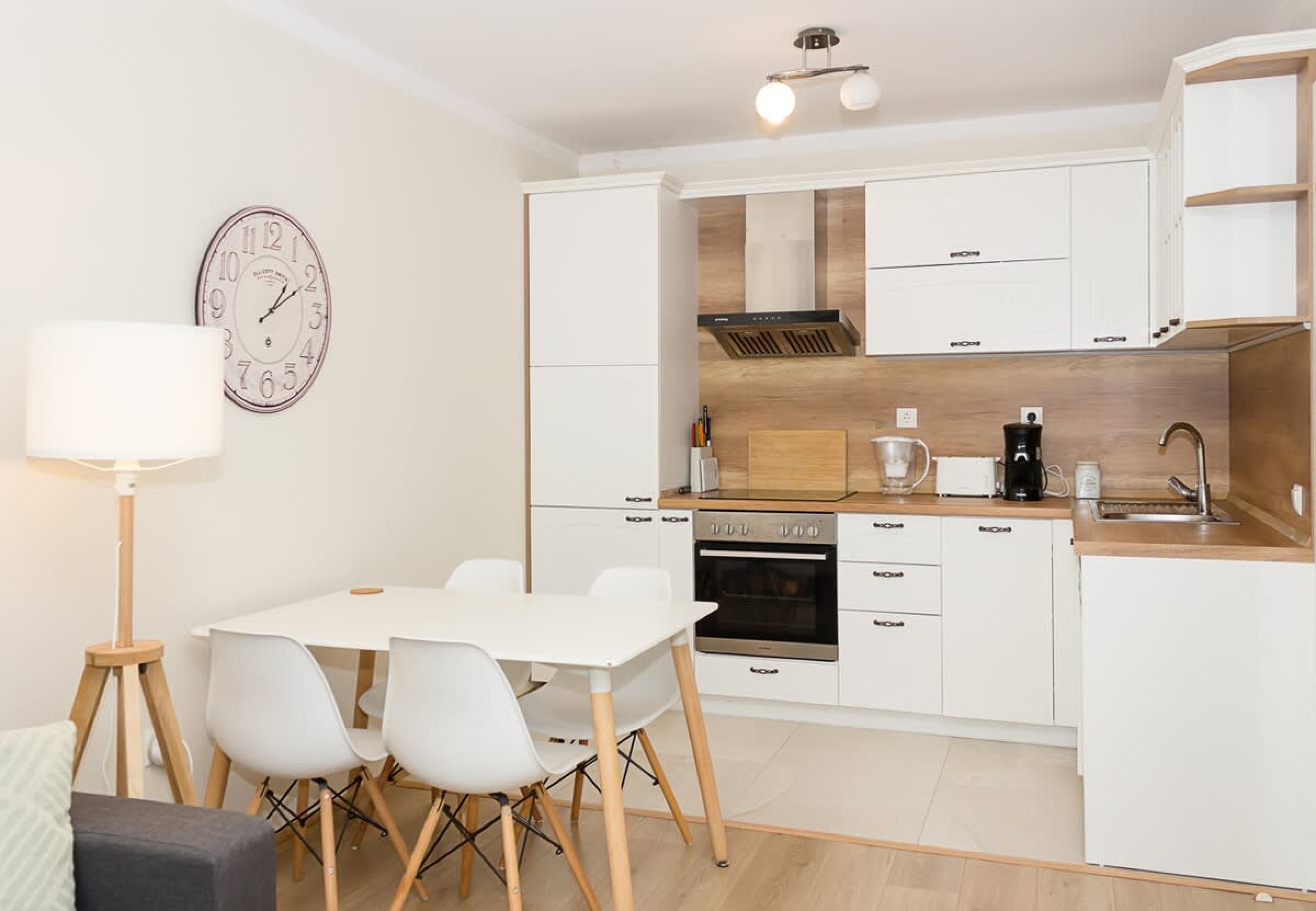 Scoutaround White Logo