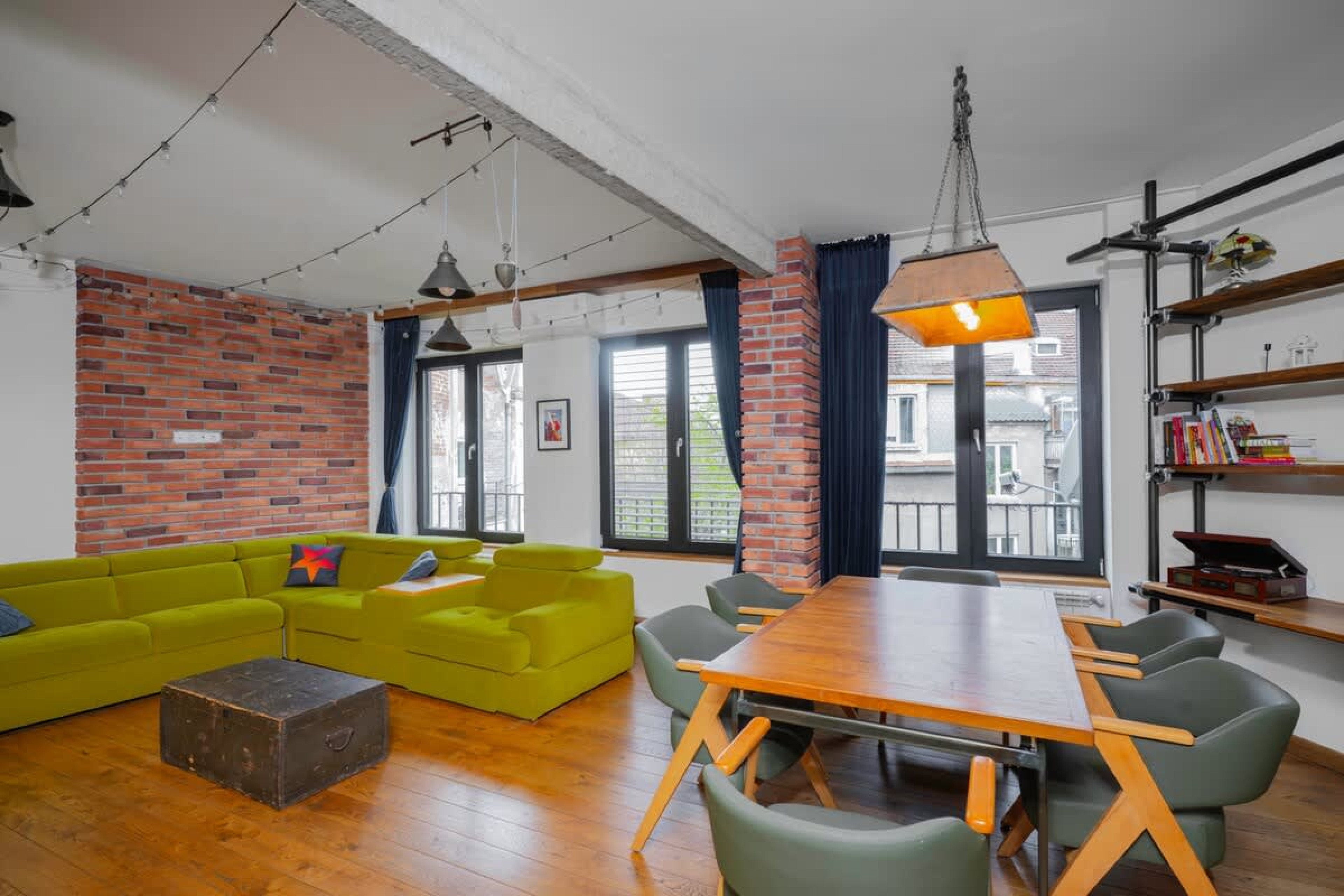 Scoutaround White Logo