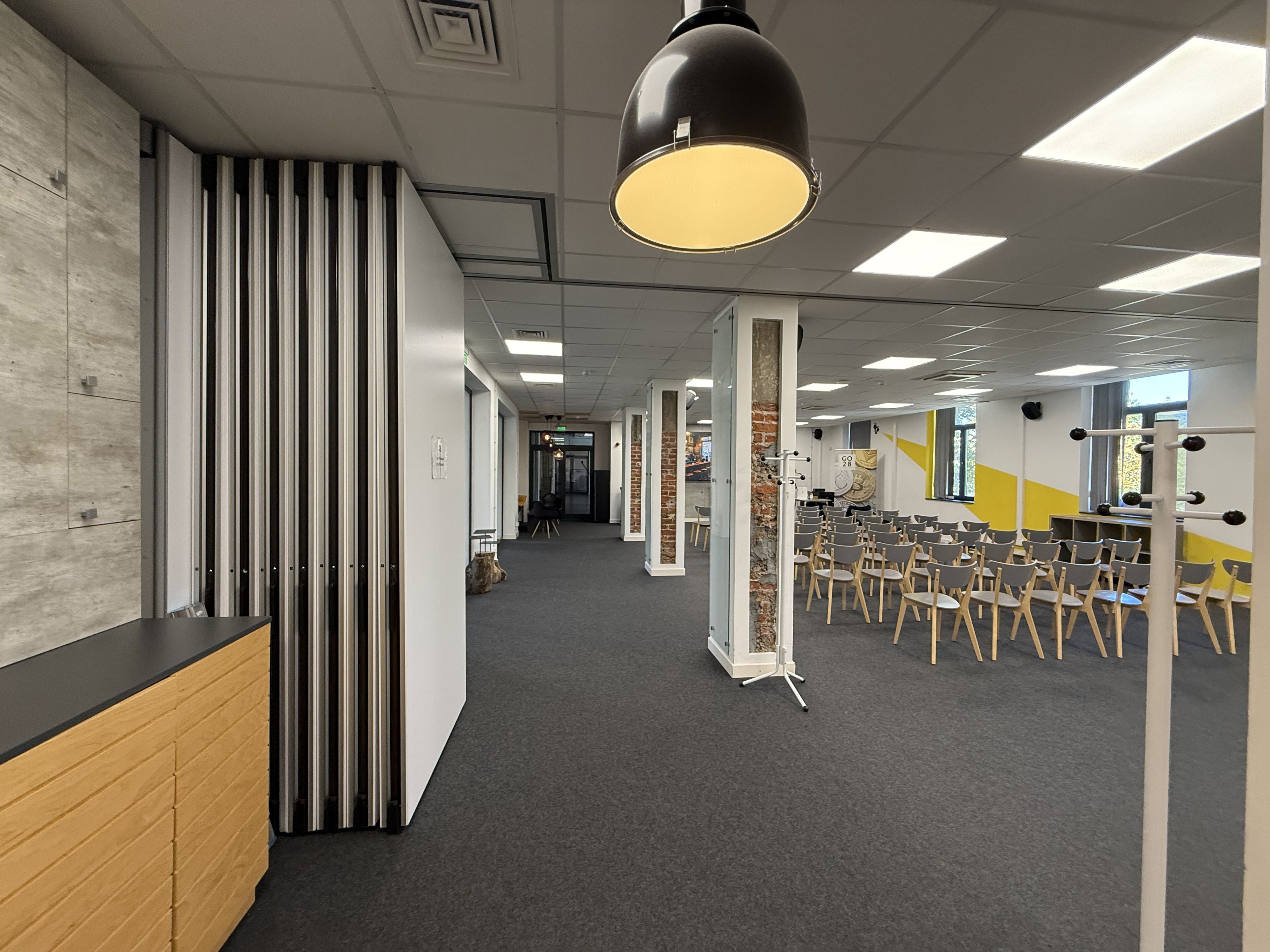 Scoutaround White Logo