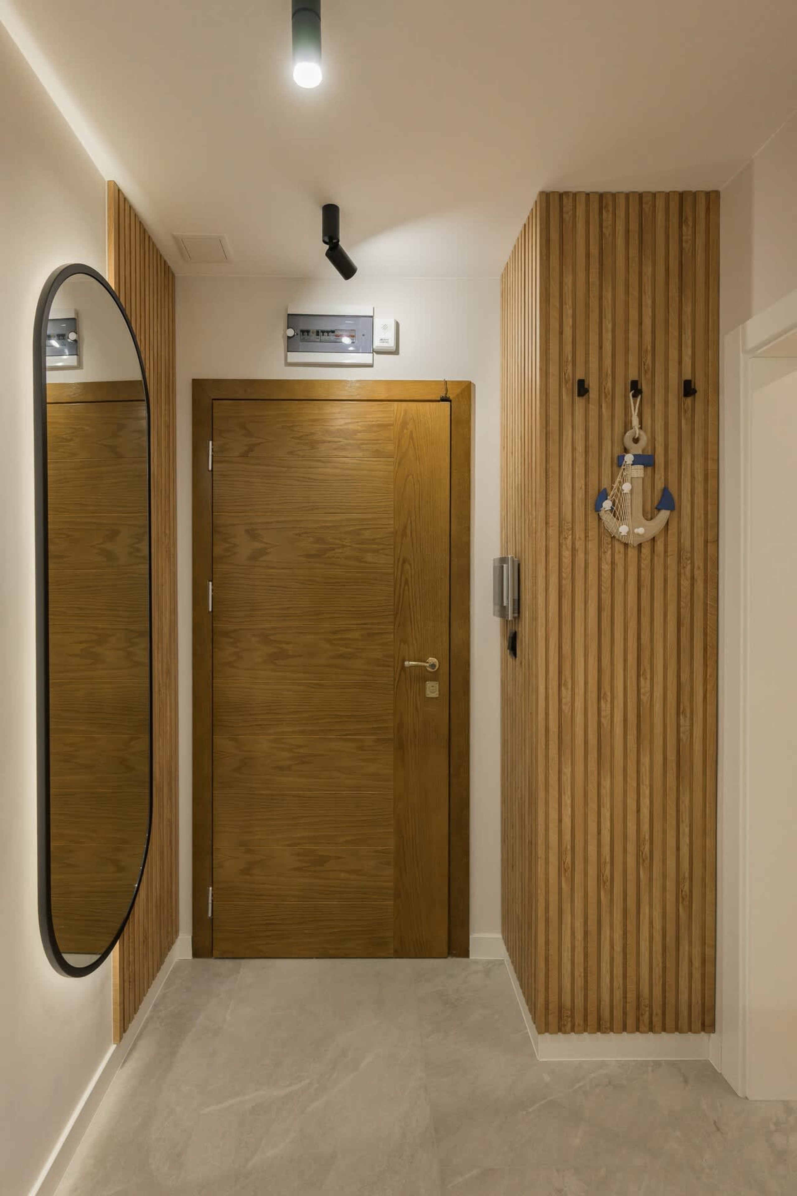 Scoutaround White Logo