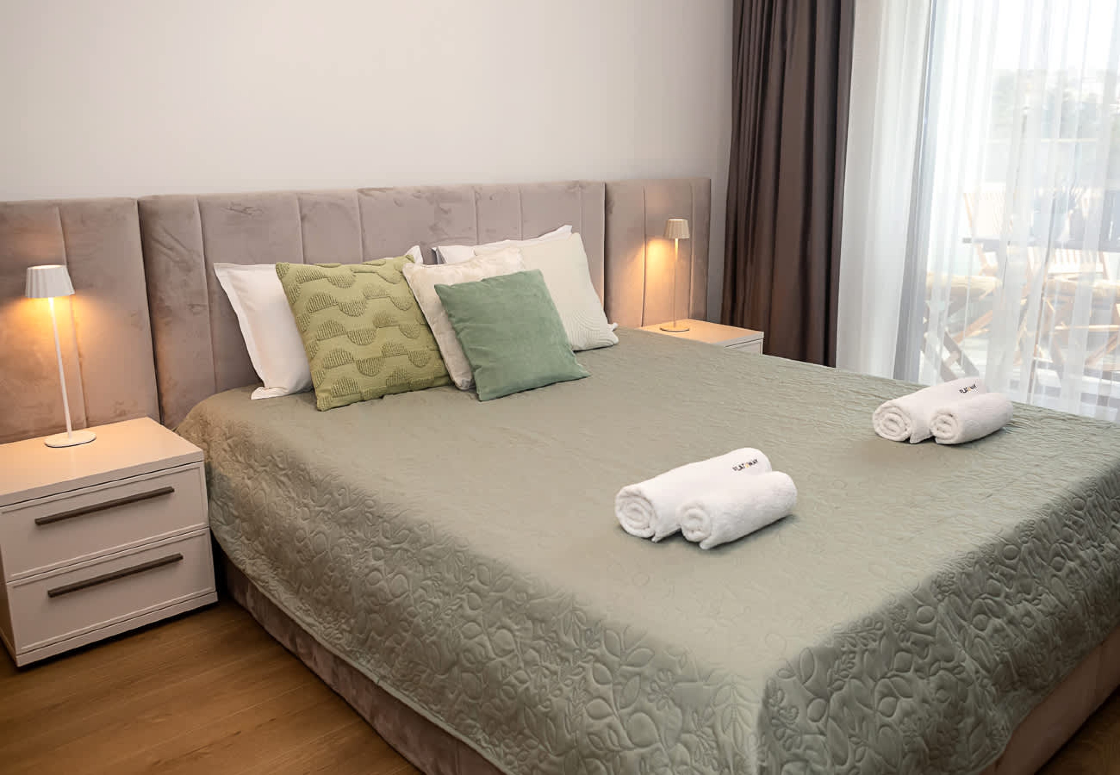 Scoutaround White Logo