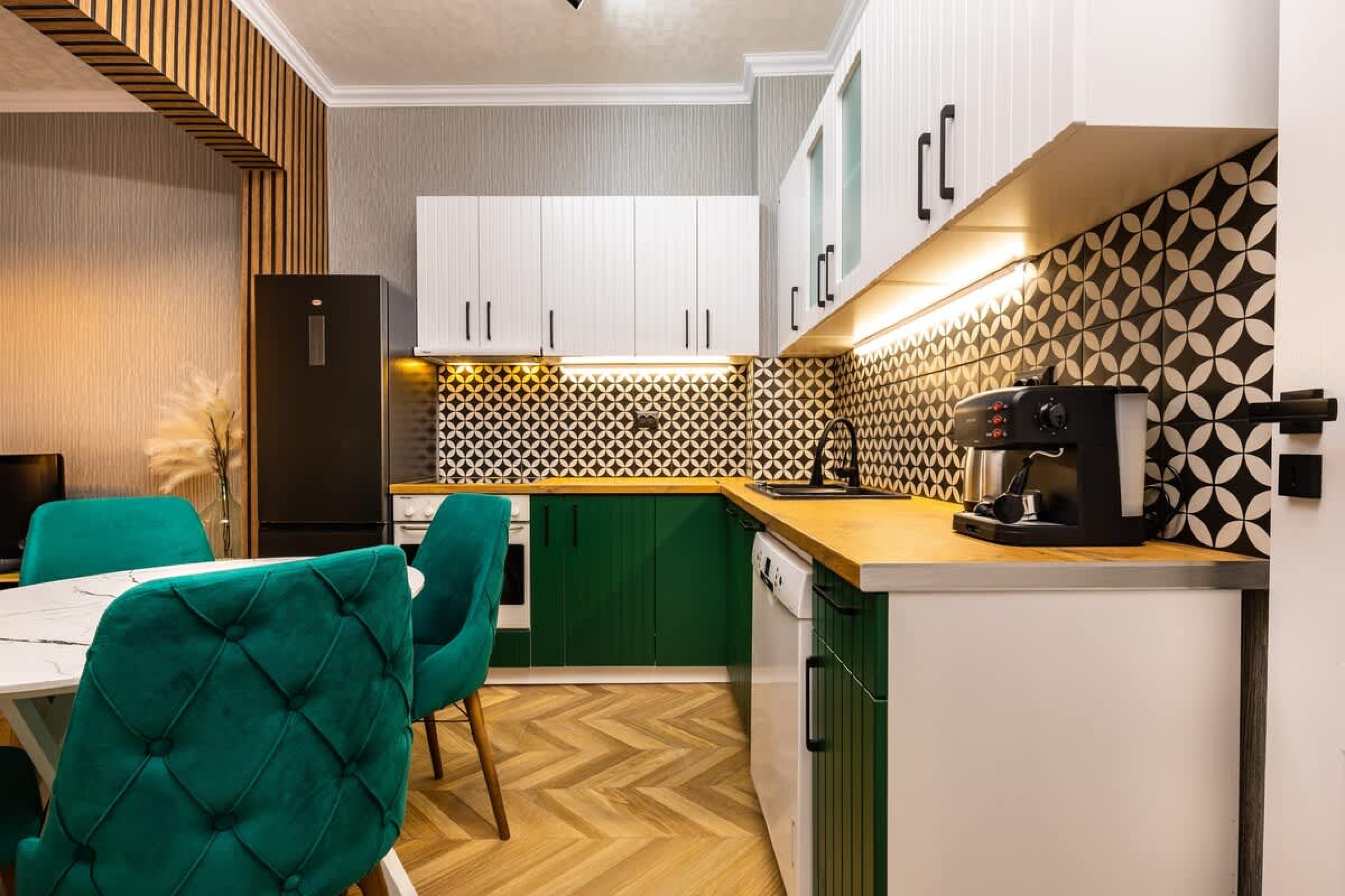 Scoutaround White Logo