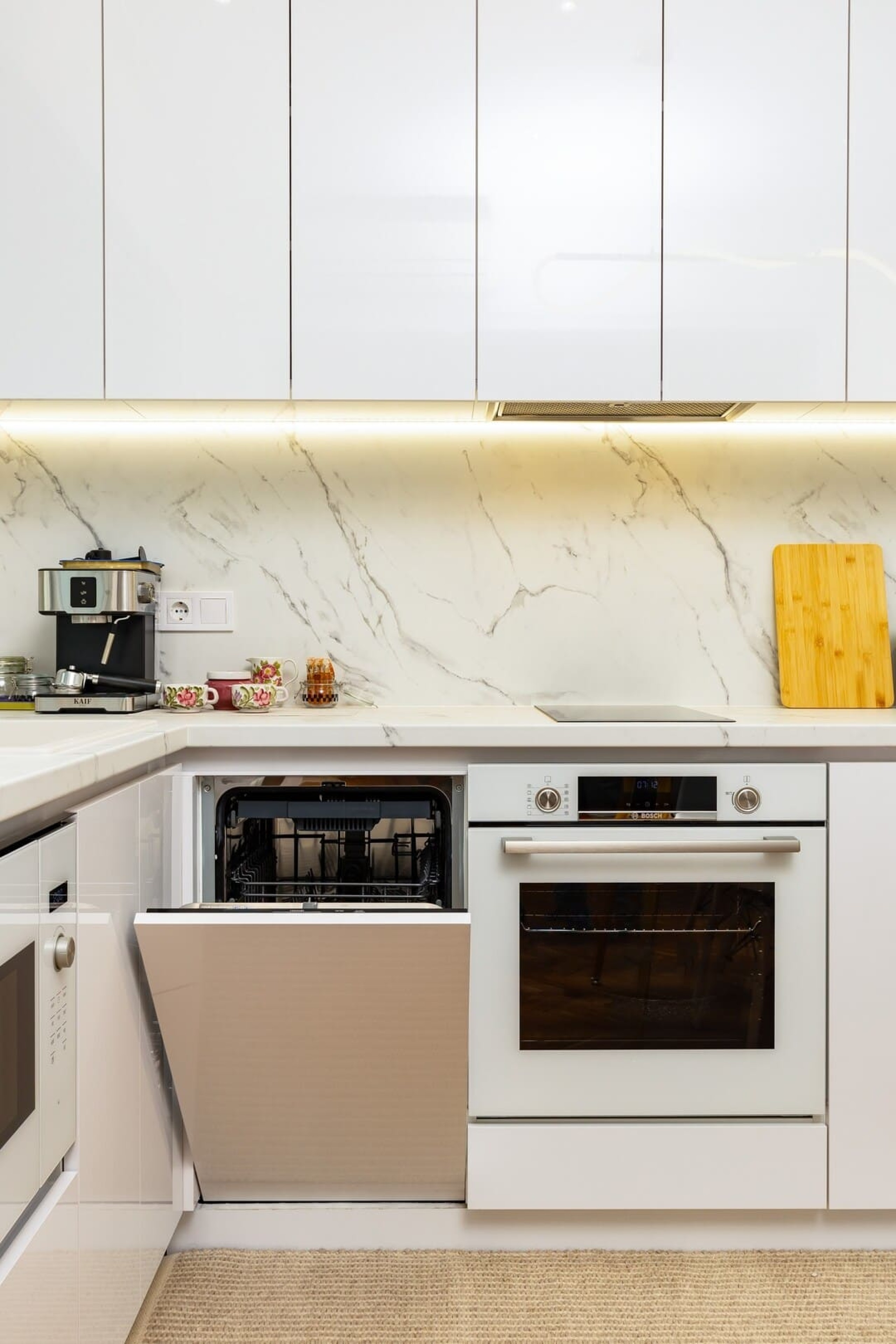 Scoutaround White Logo