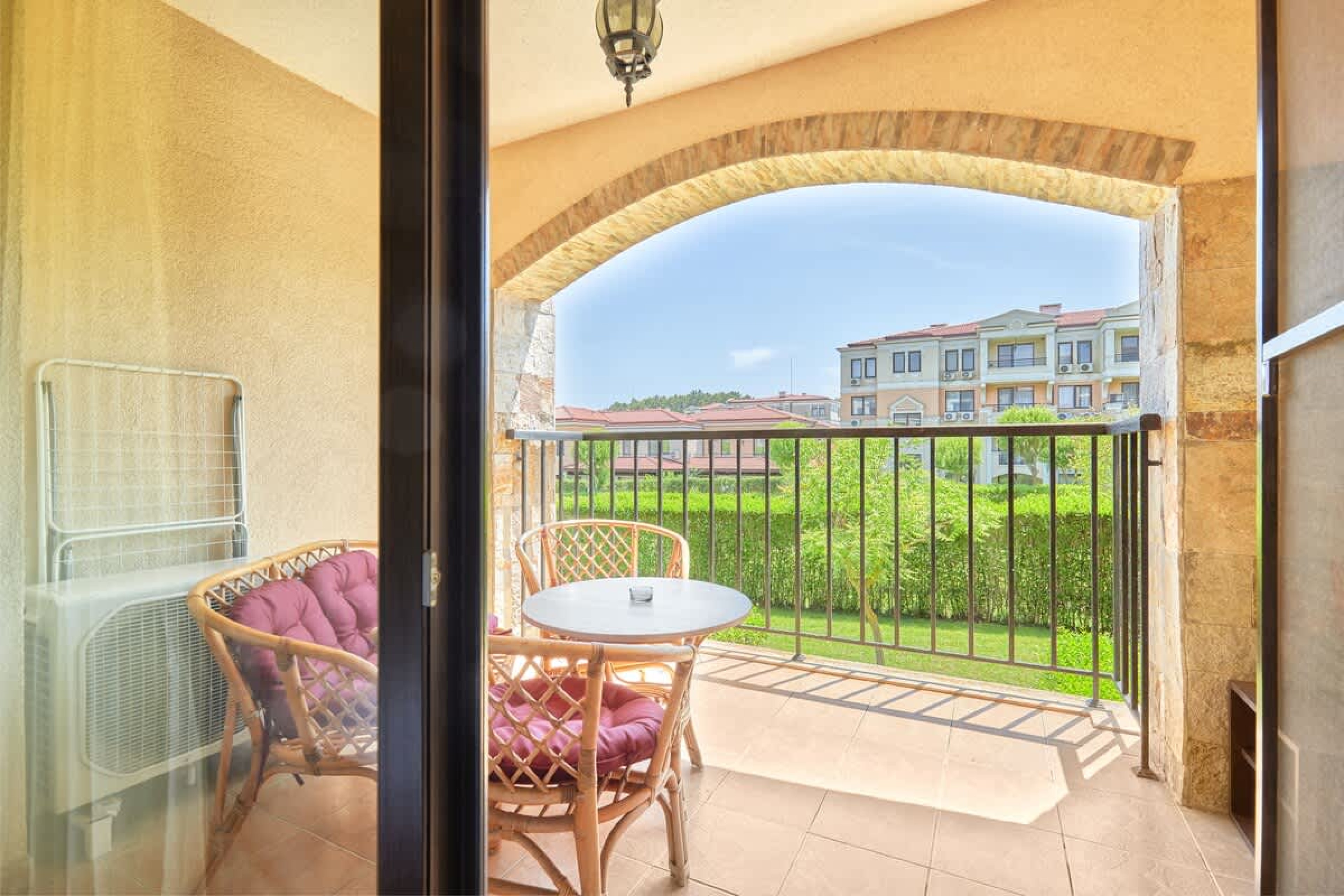 Scoutaround White Logo