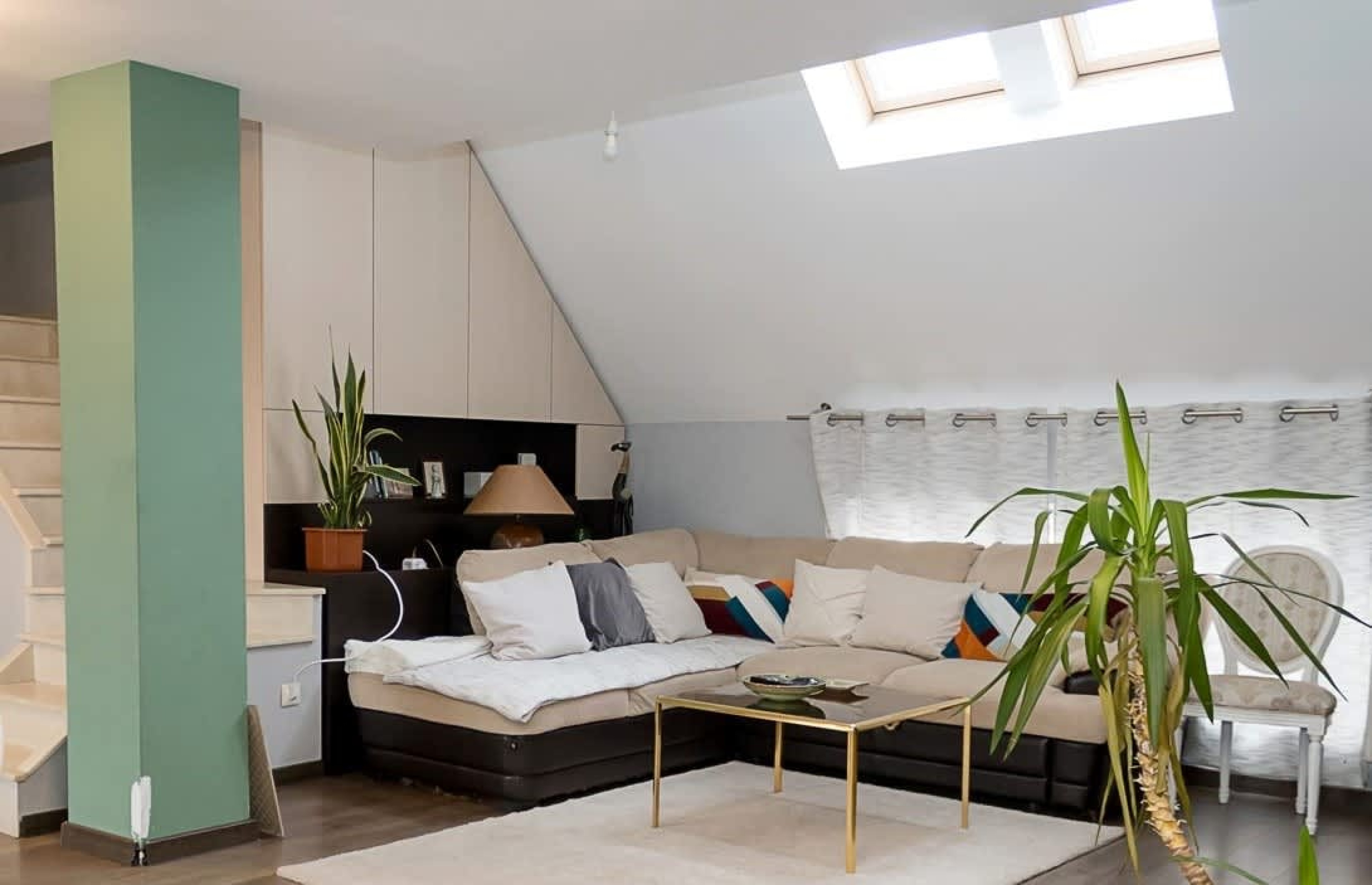 Scoutaround White Logo