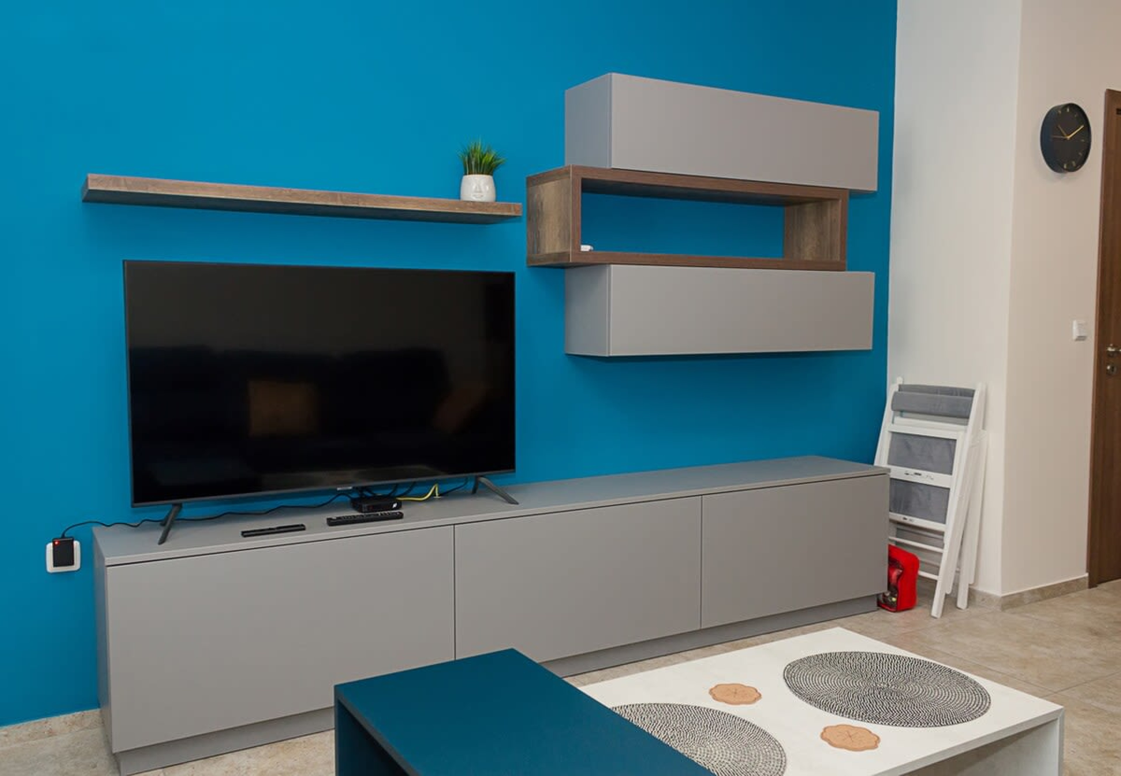 Scoutaround White Logo