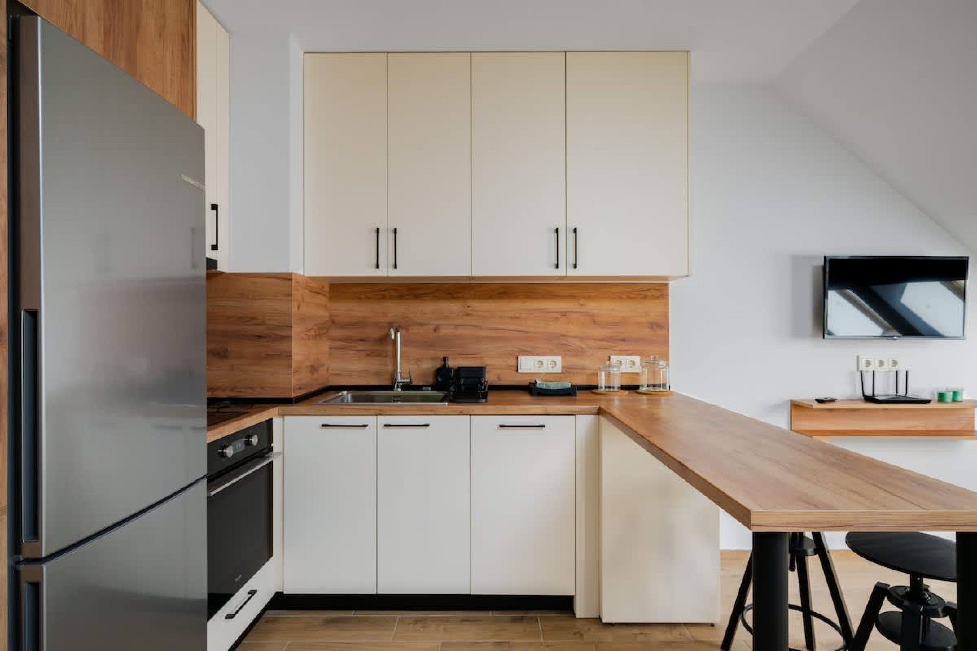 Scoutaround White Logo