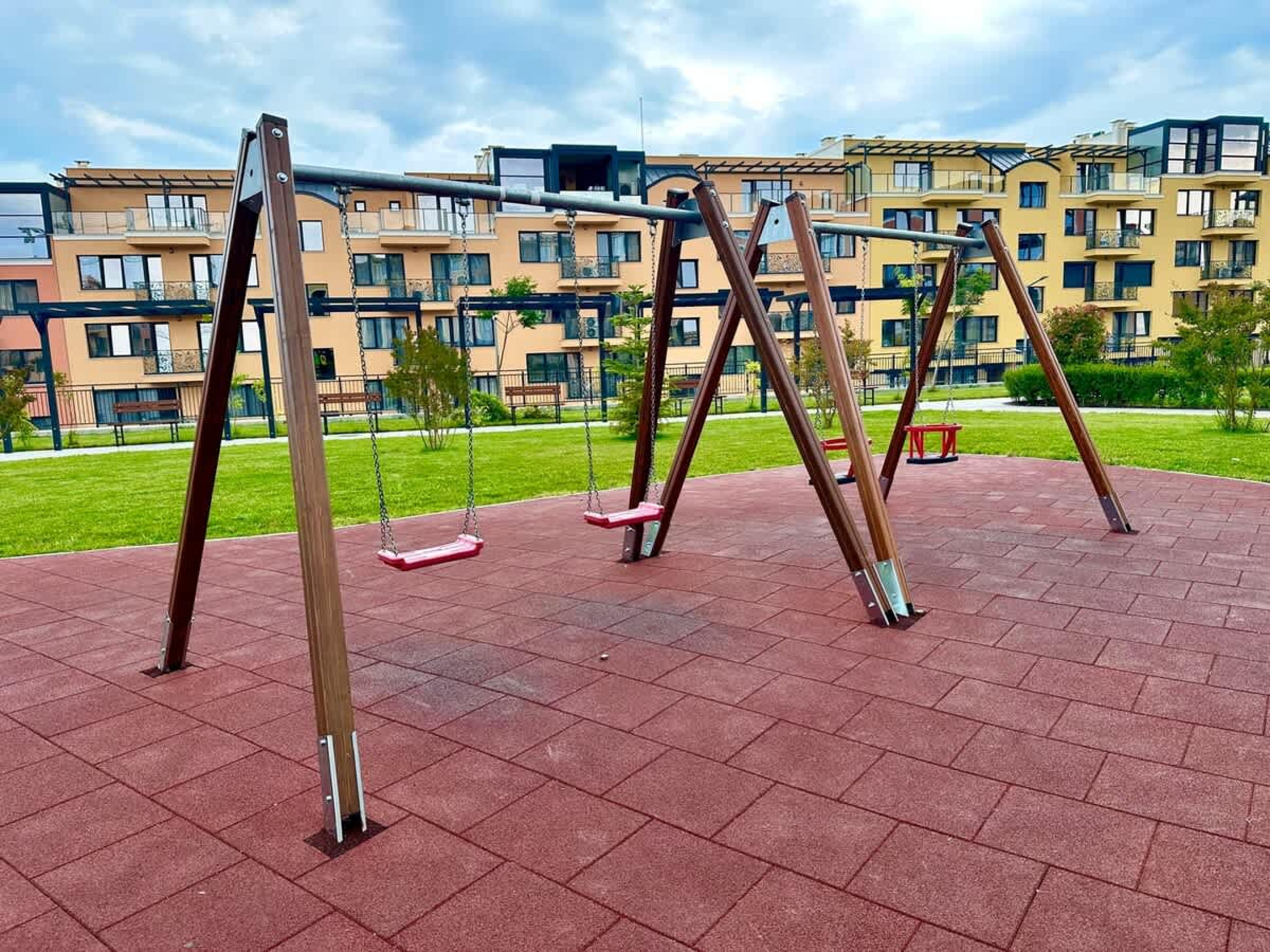 Scoutaround White Logo