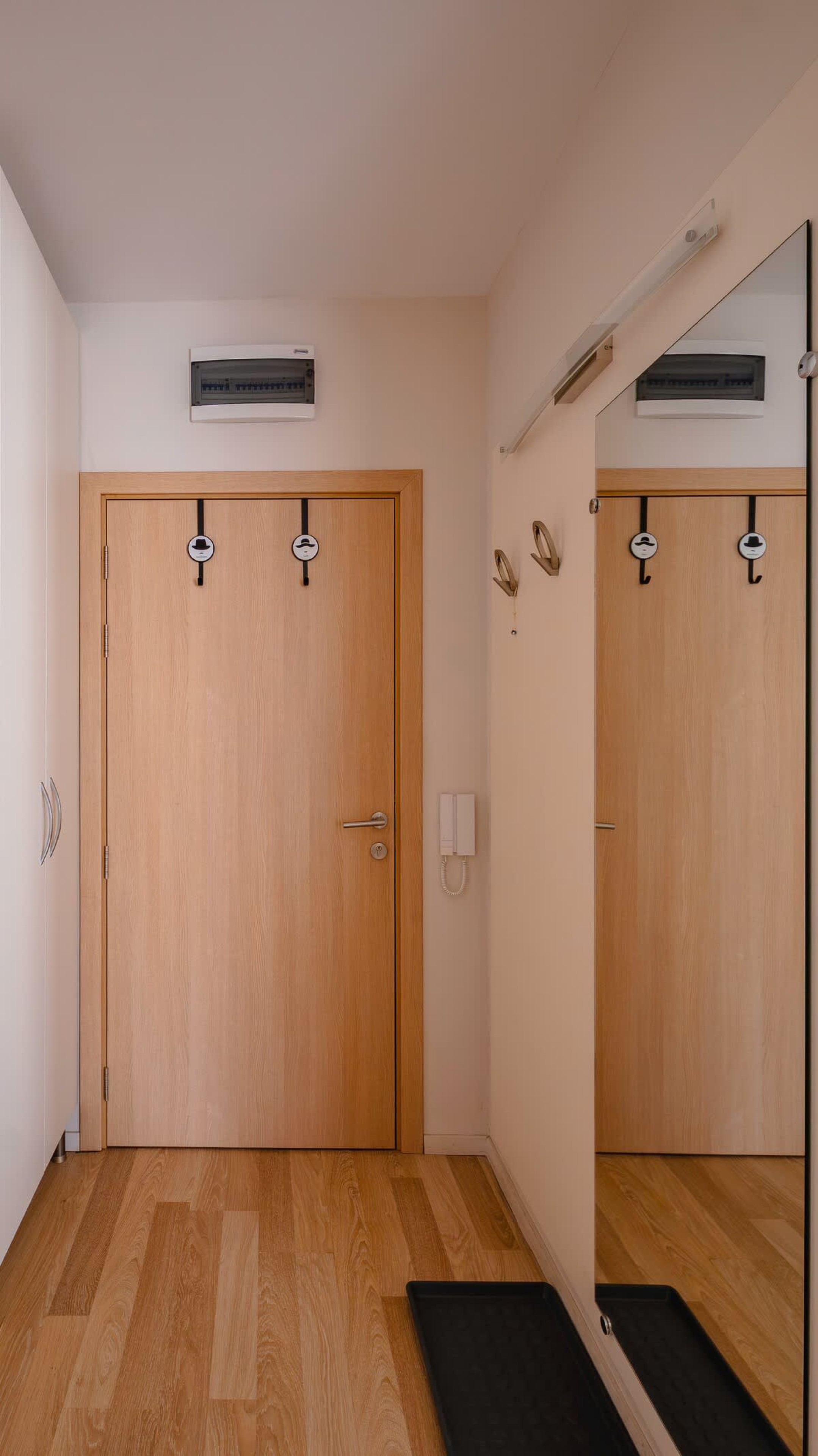 Scoutaround White Logo