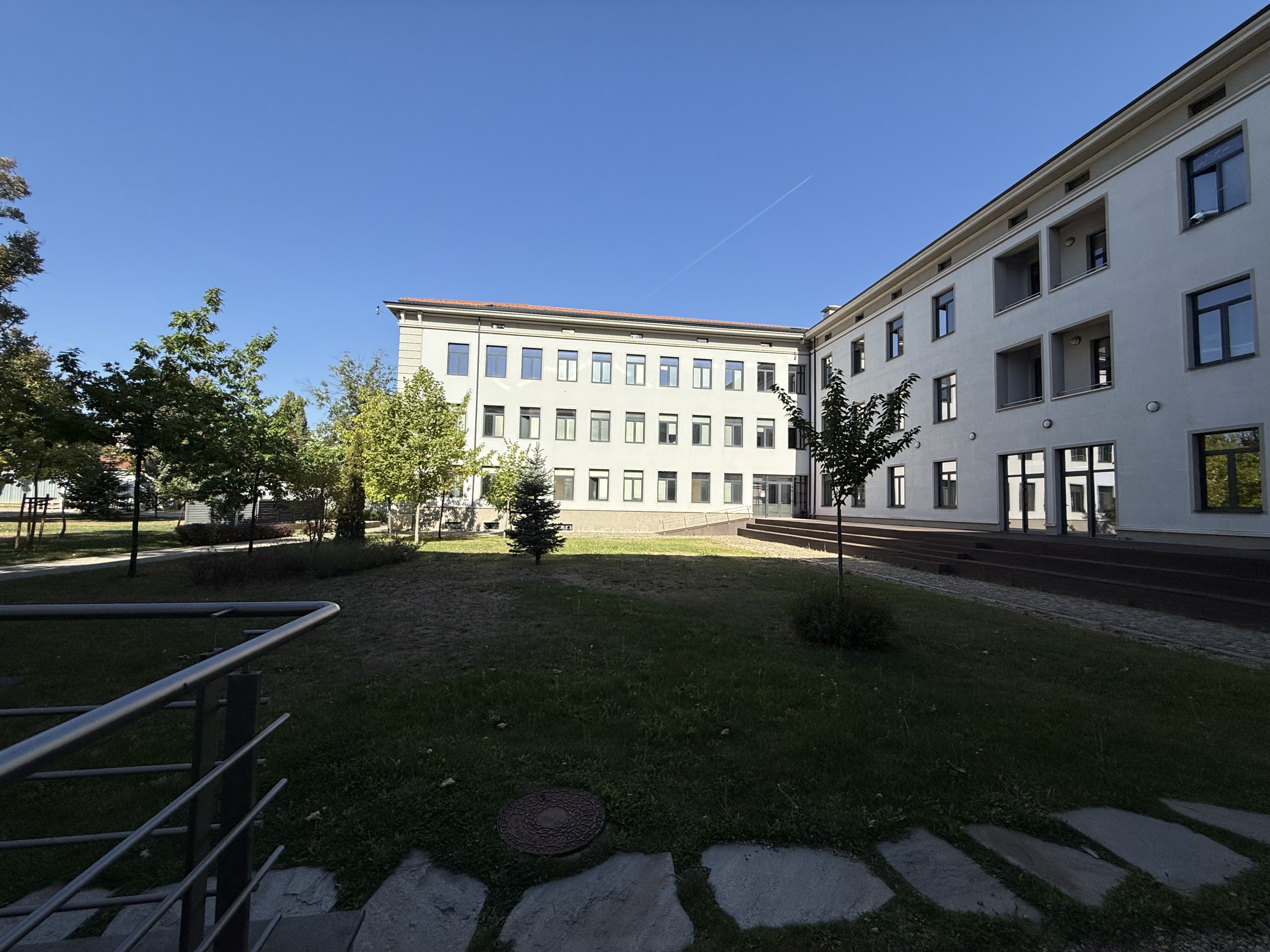 Scoutaround White Logo