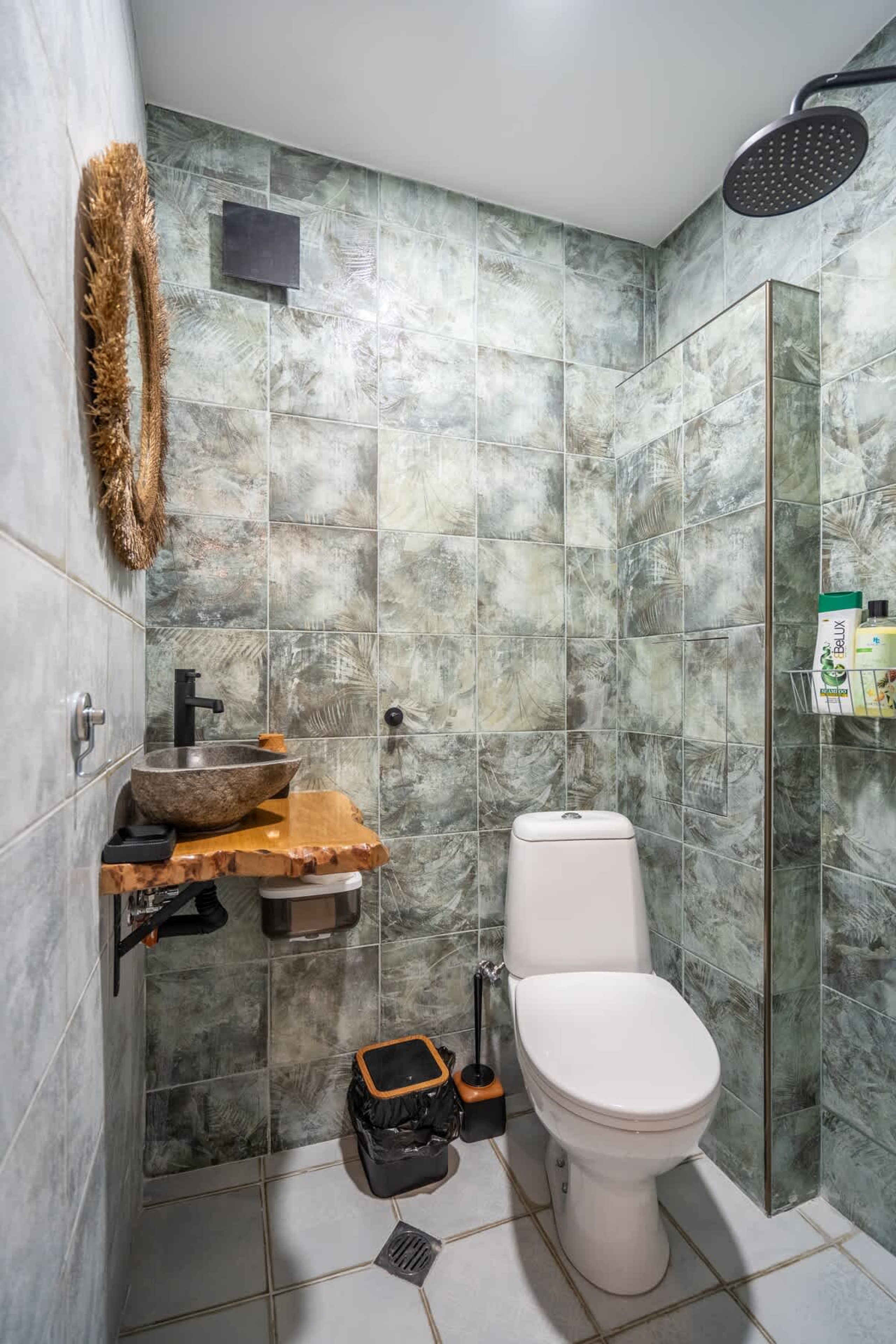 Scoutaround White Logo