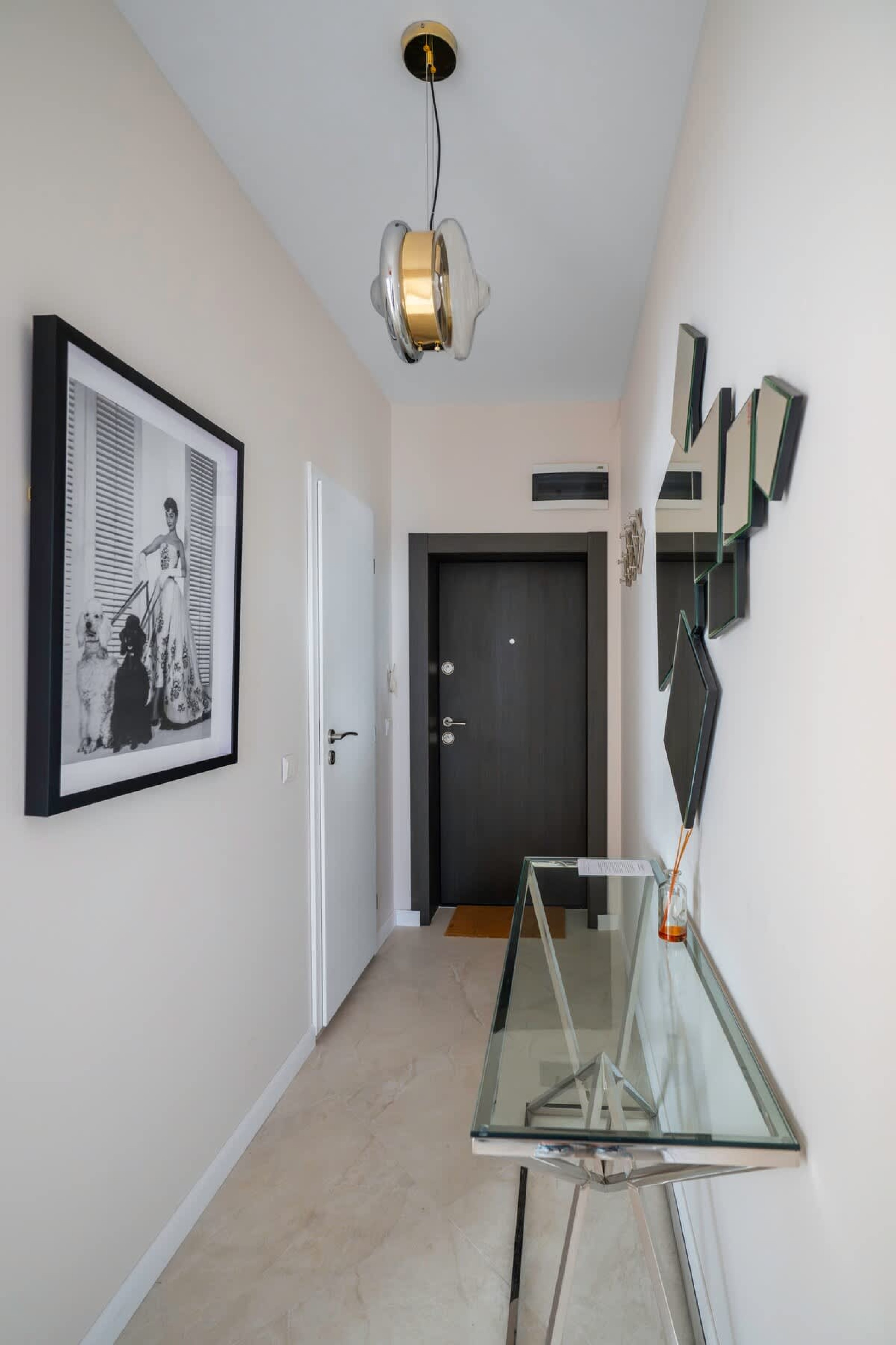 Scoutaround White Logo