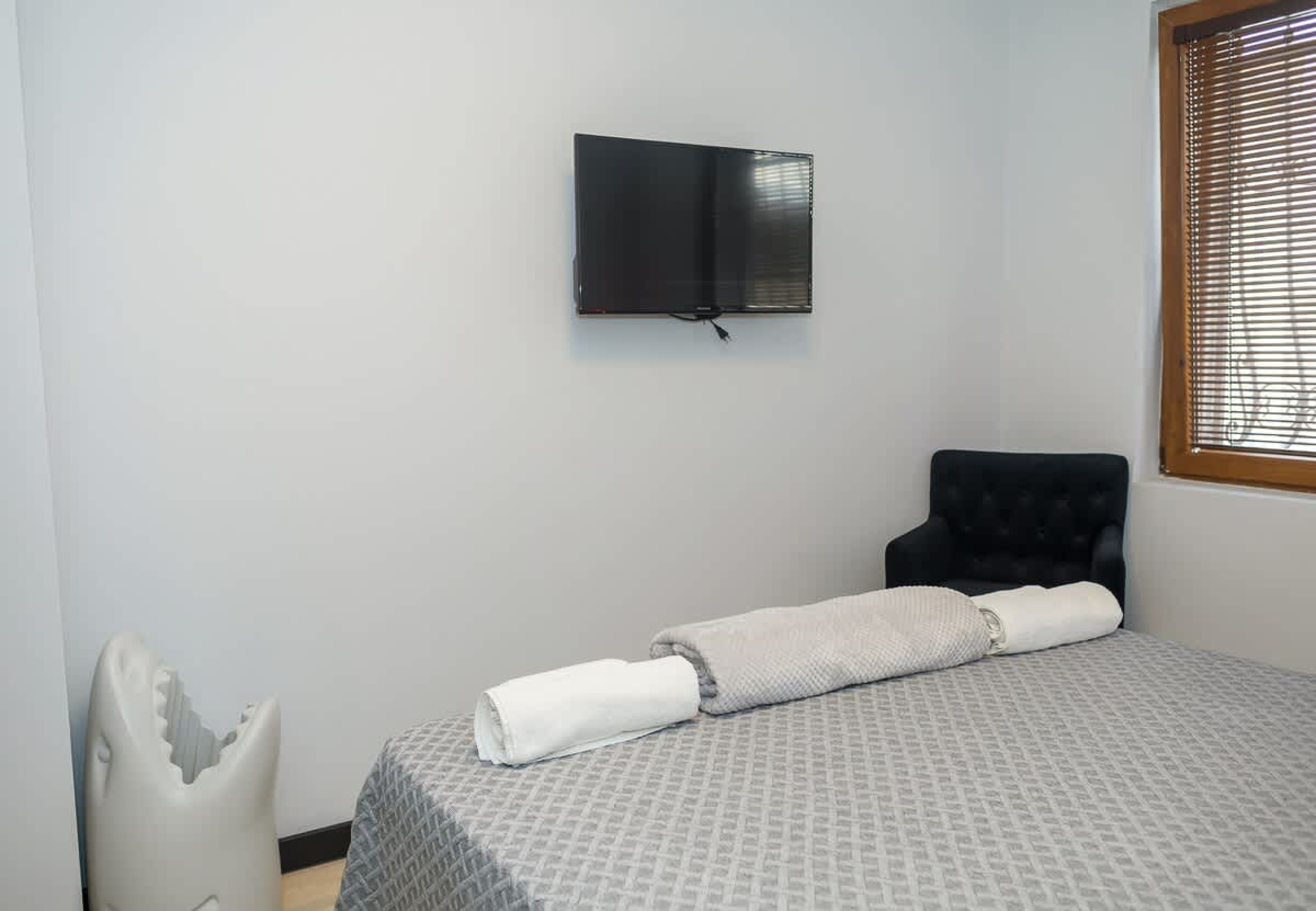 Scoutaround White Logo