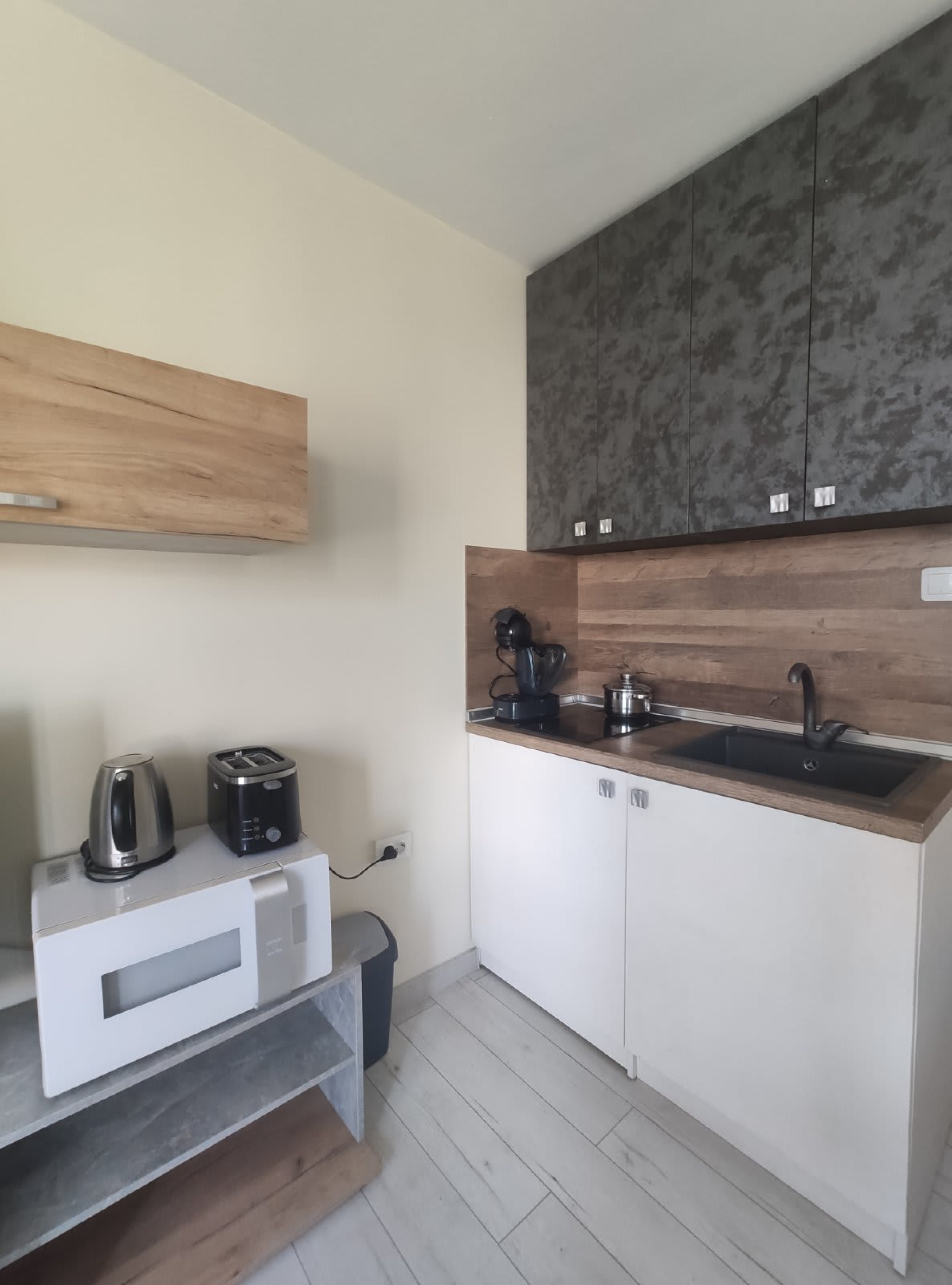 Scoutaround White Logo