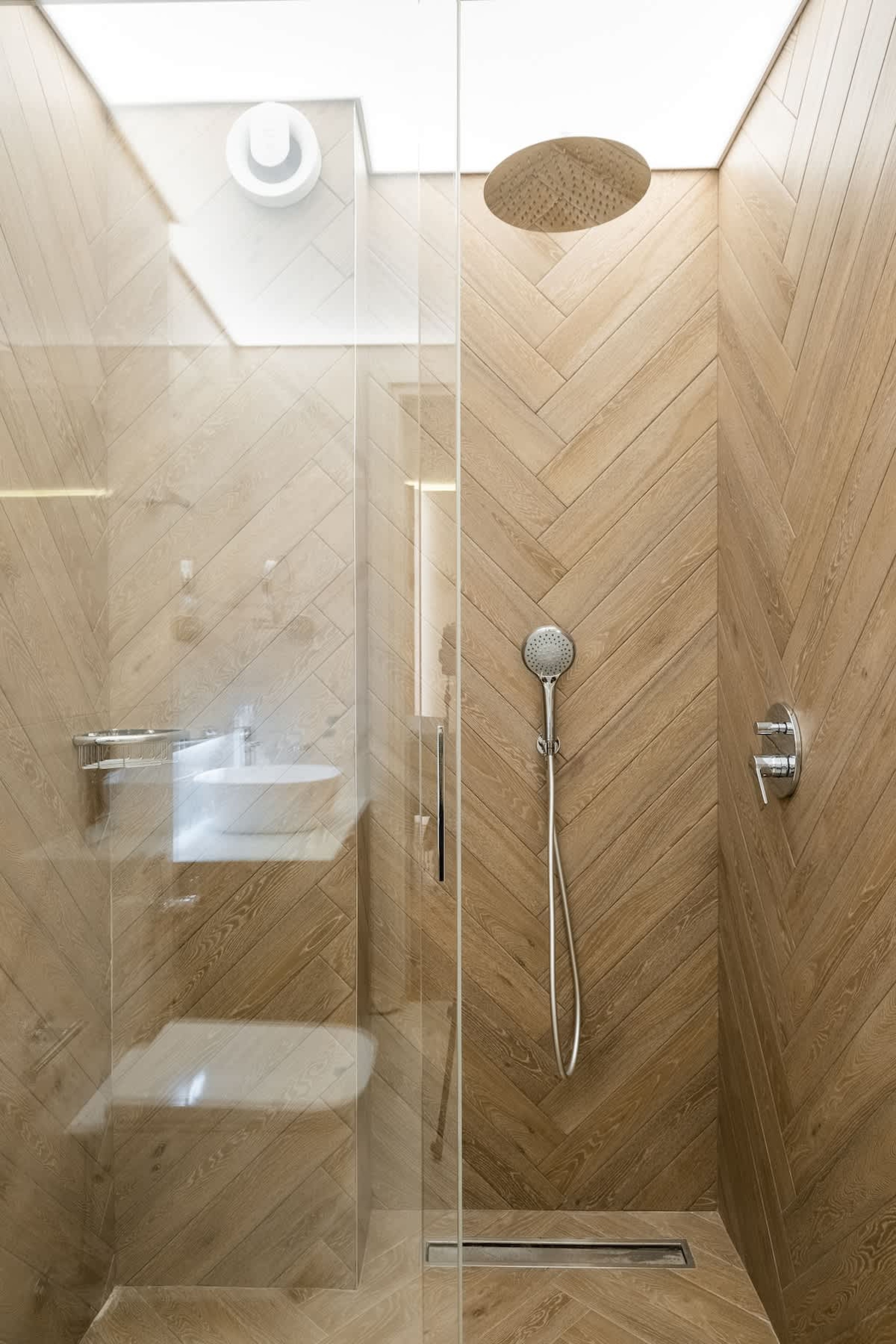 Scoutaround White Logo