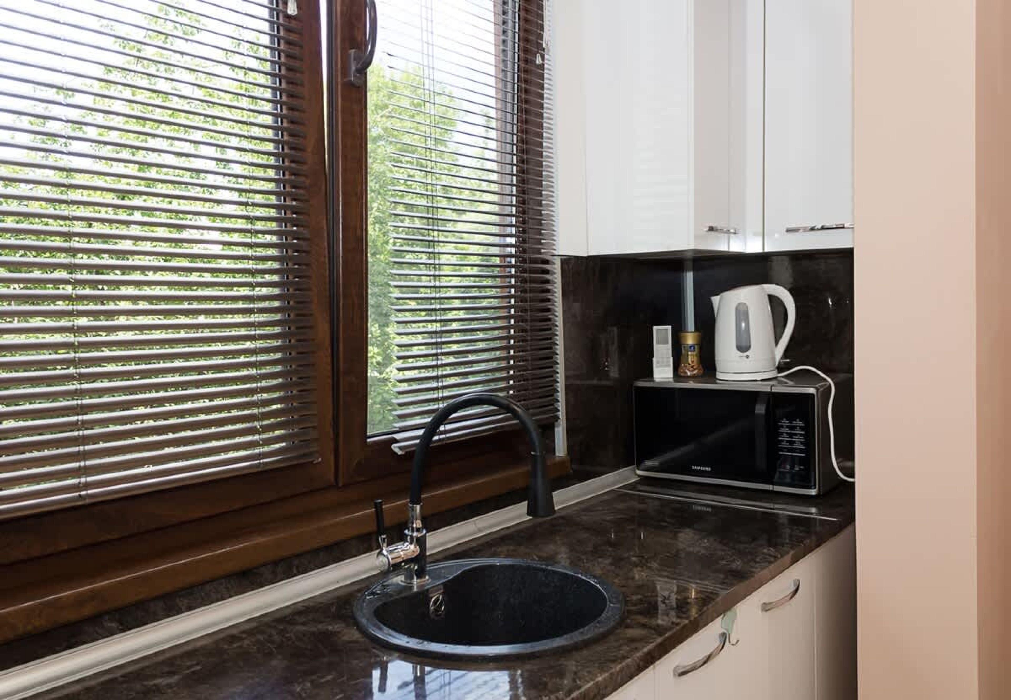 Comfy 1-Bedroom Apartment in Chayka Neighbourhood - Photo 21