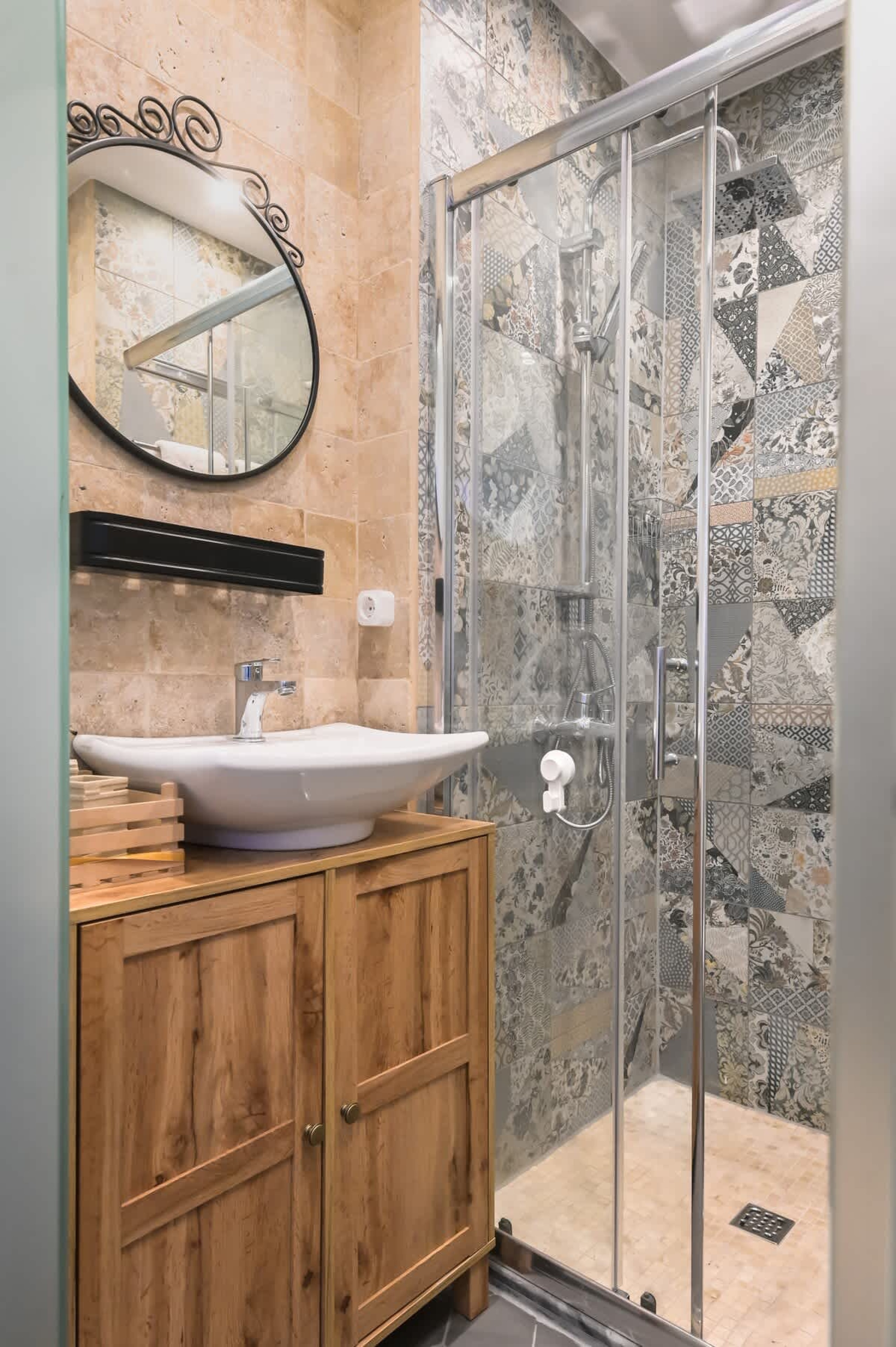 Scoutaround White Logo