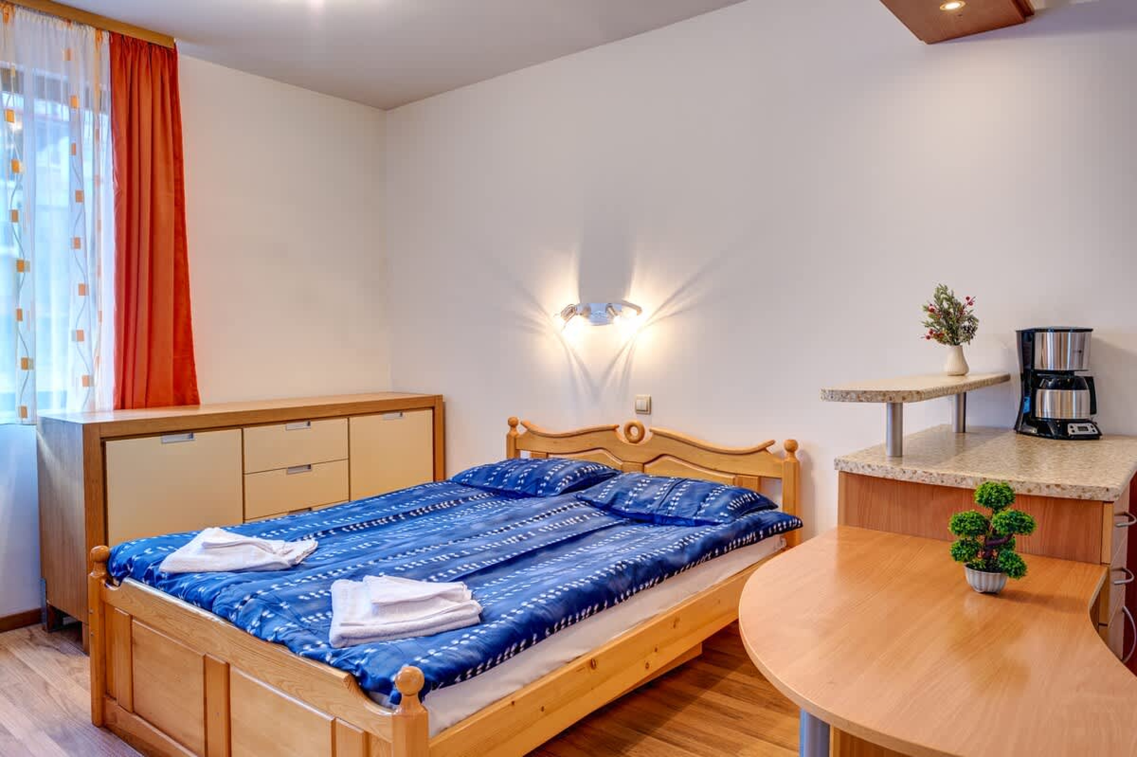 Scoutaround White Logo