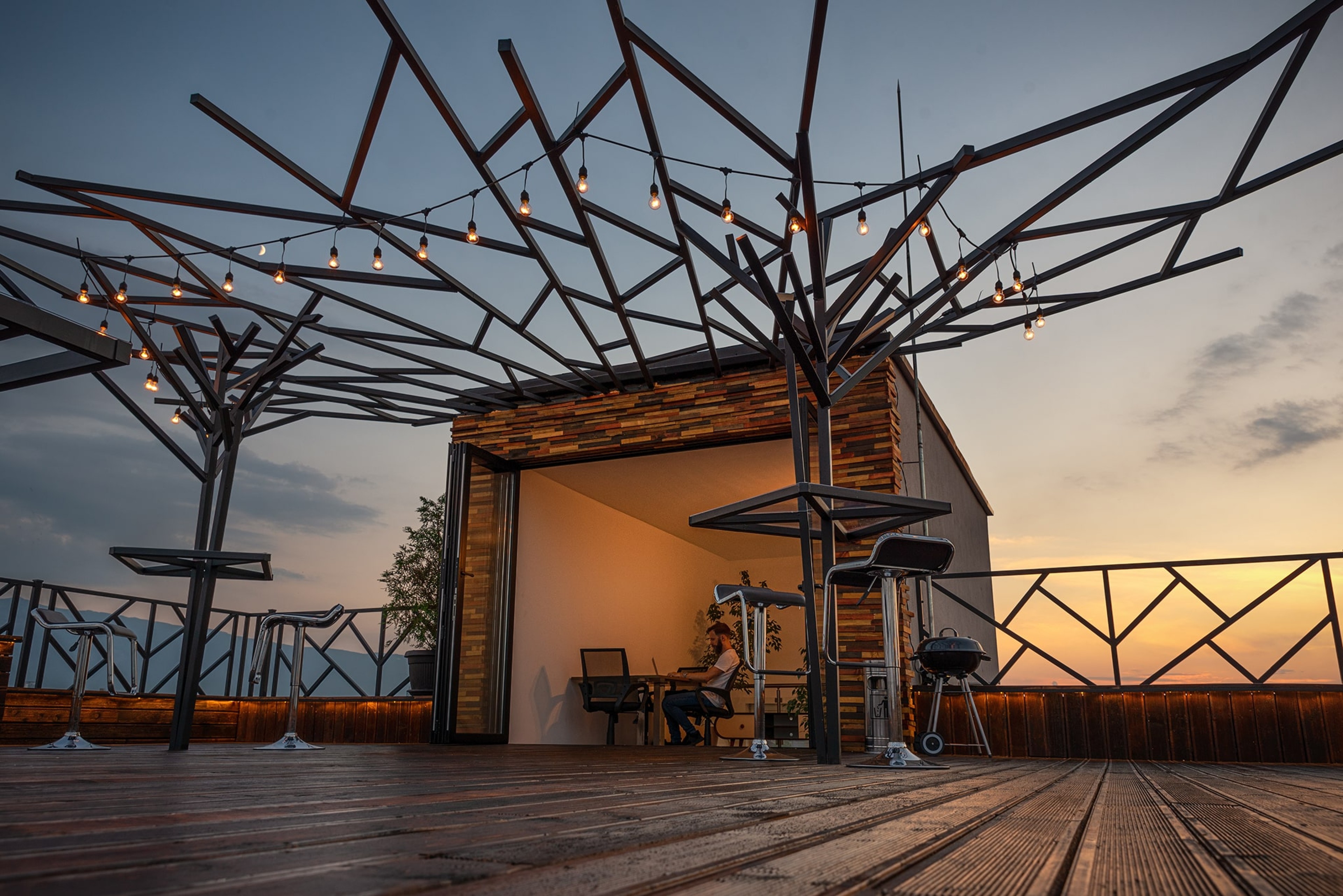 Scoutaround White Logo