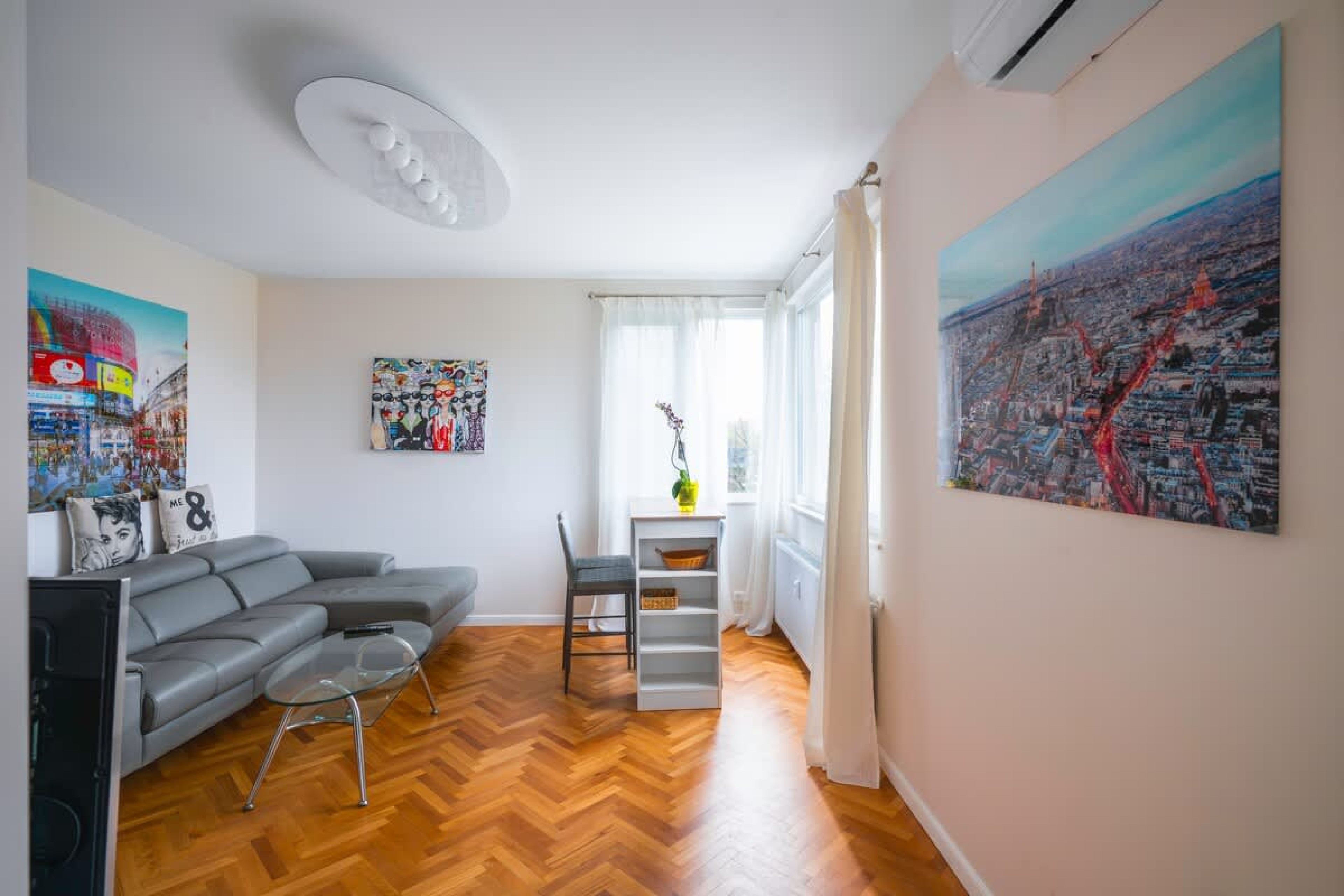 Scoutaround White Logo