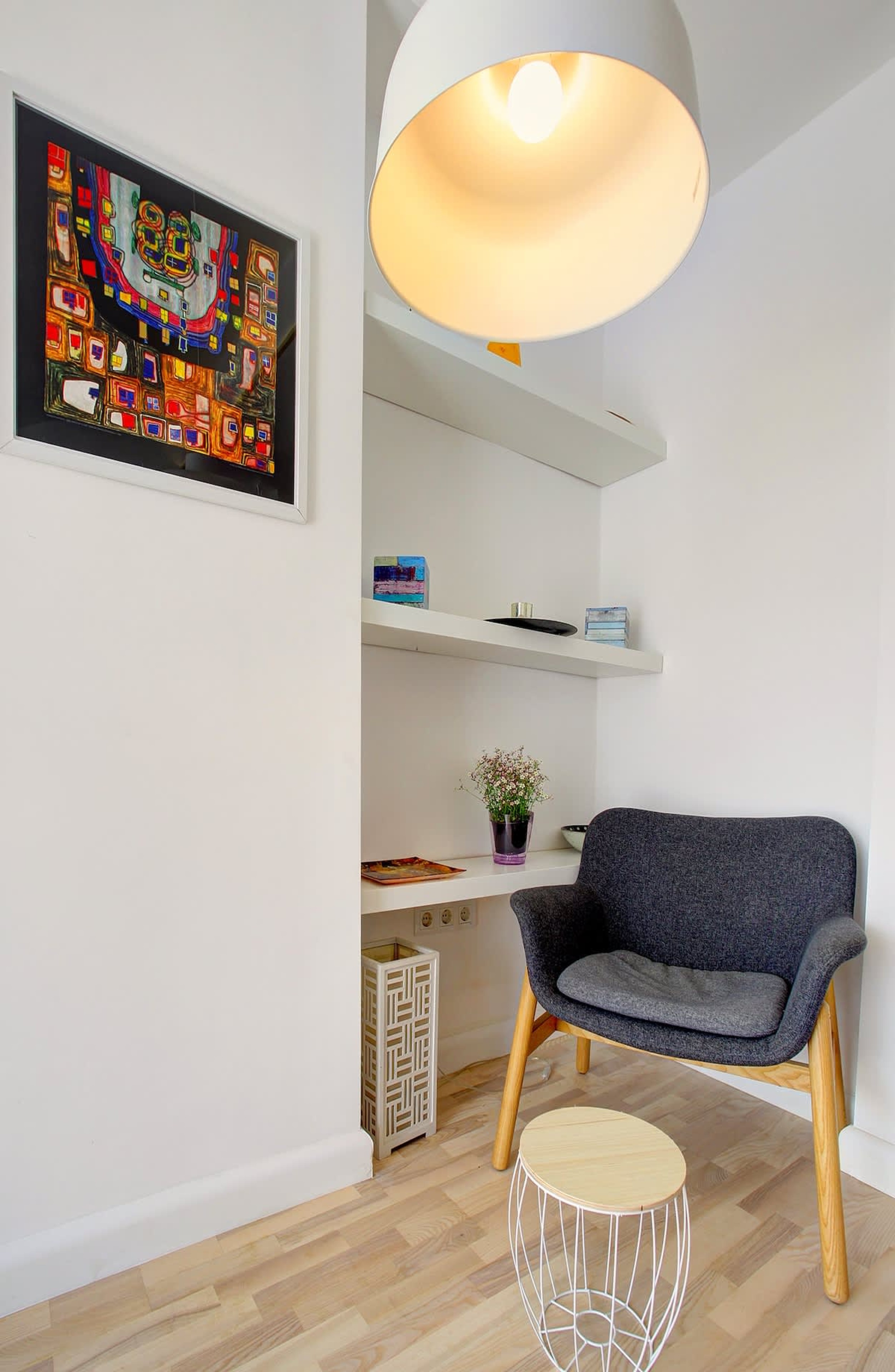 Scoutaround White Logo