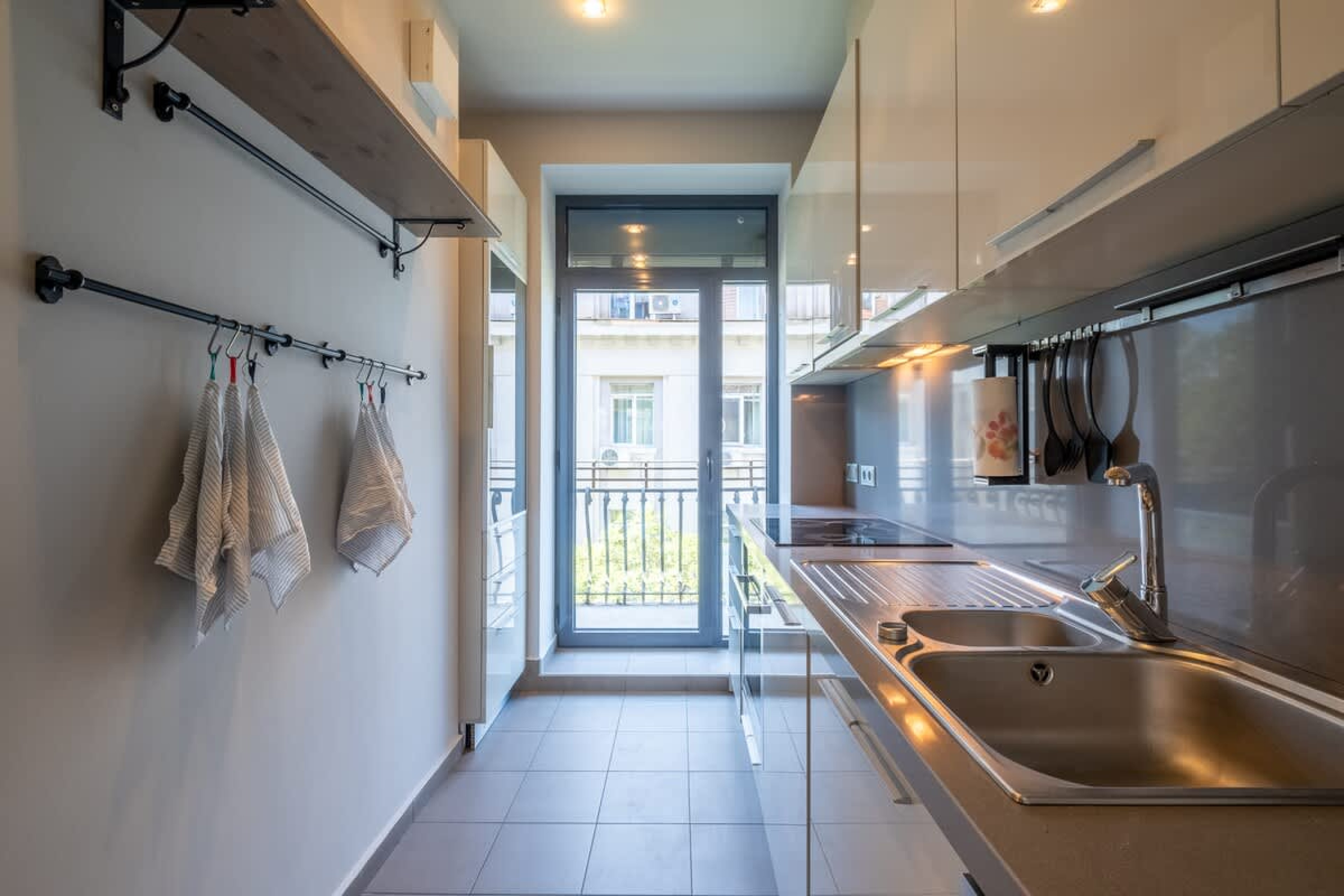 Scoutaround White Logo