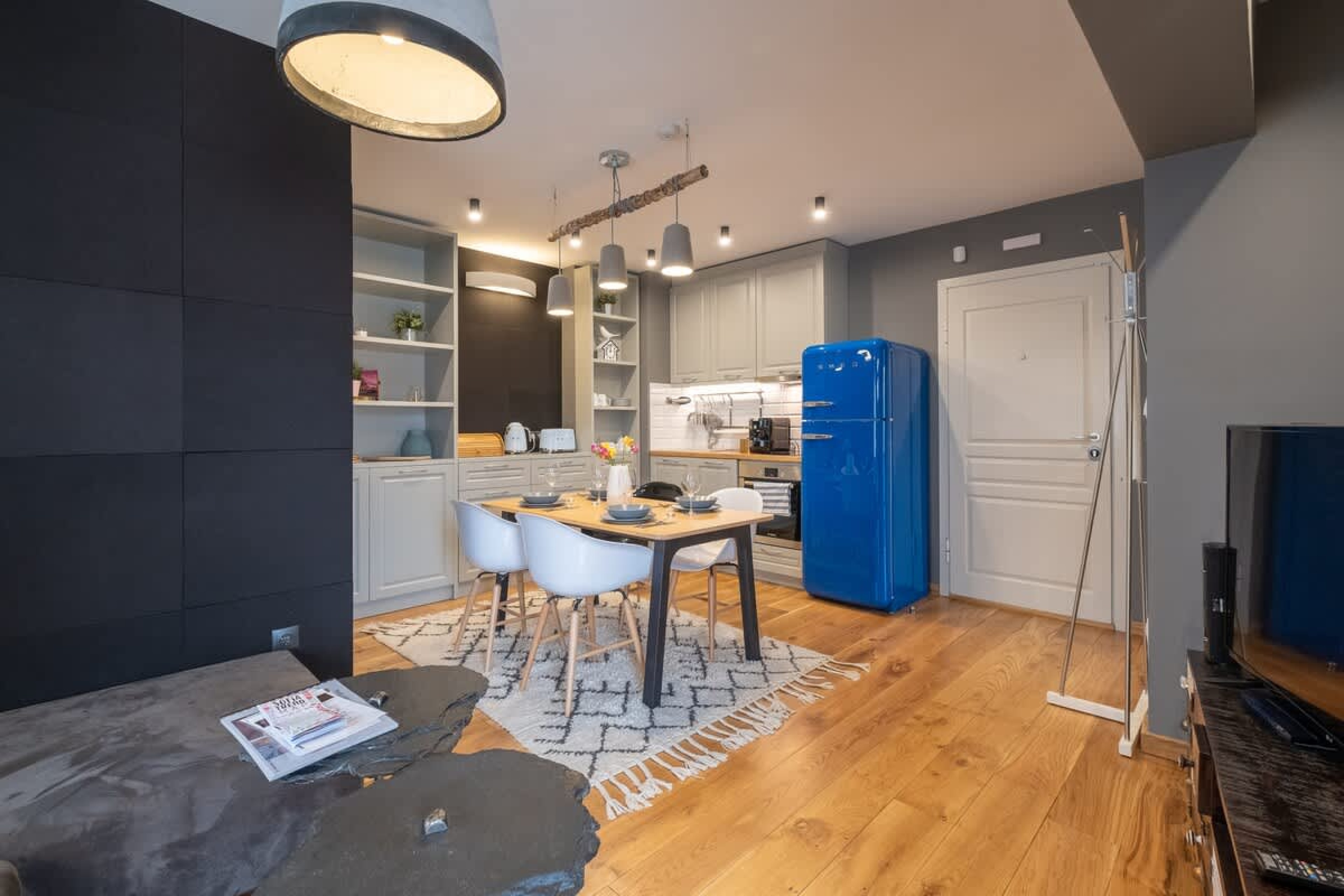 Scoutaround White Logo