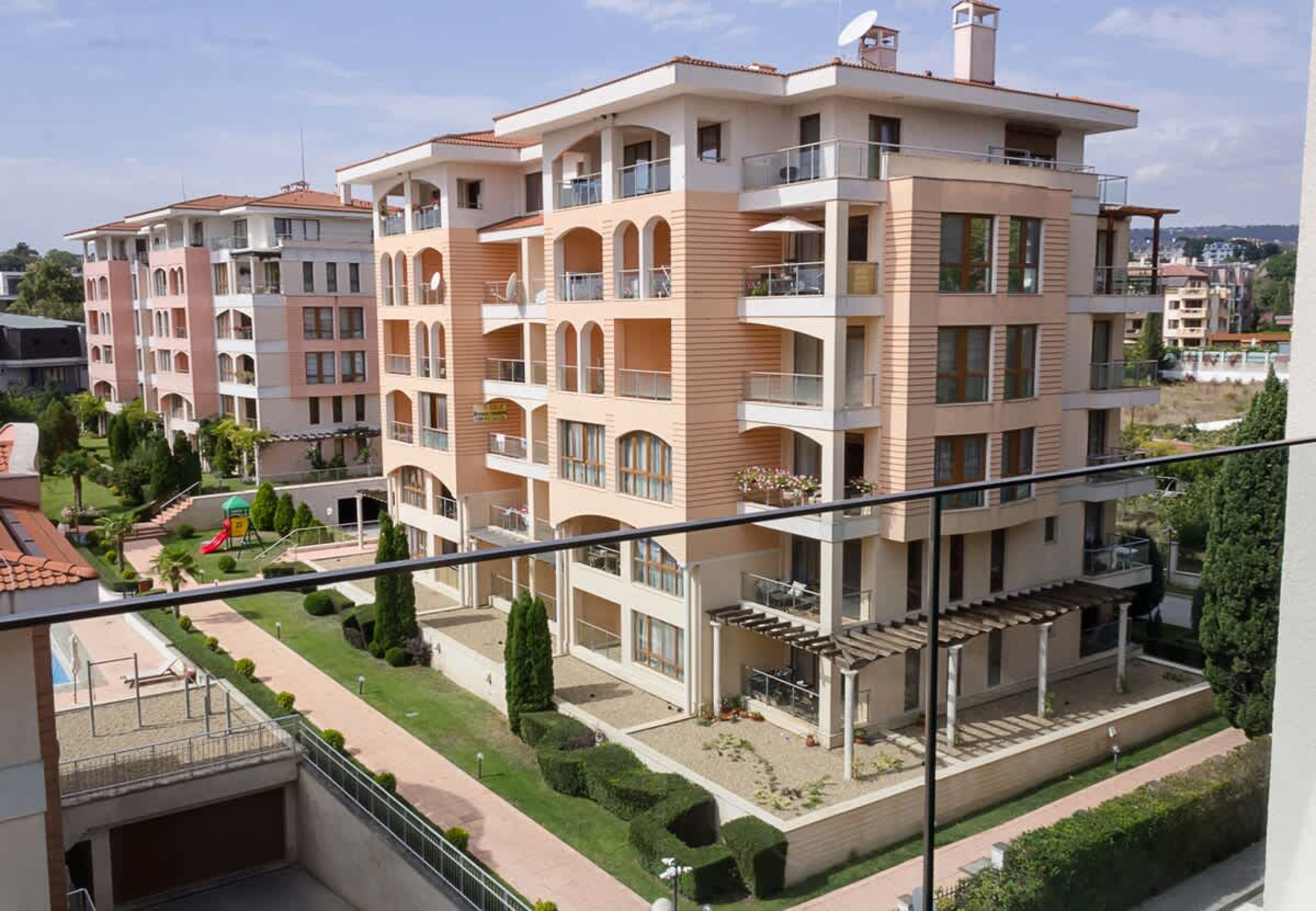 Scoutaround White Logo