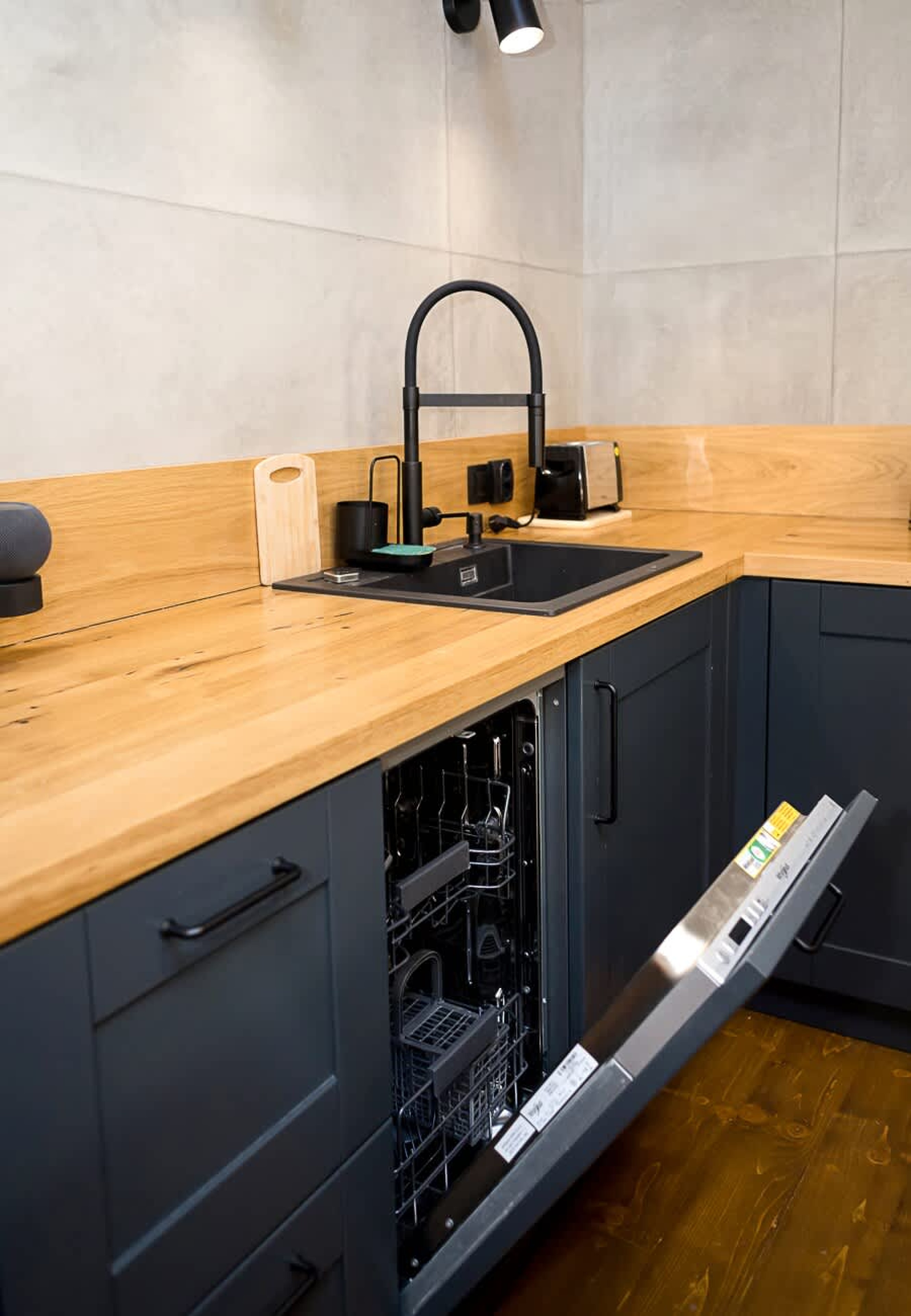 Scoutaround White Logo