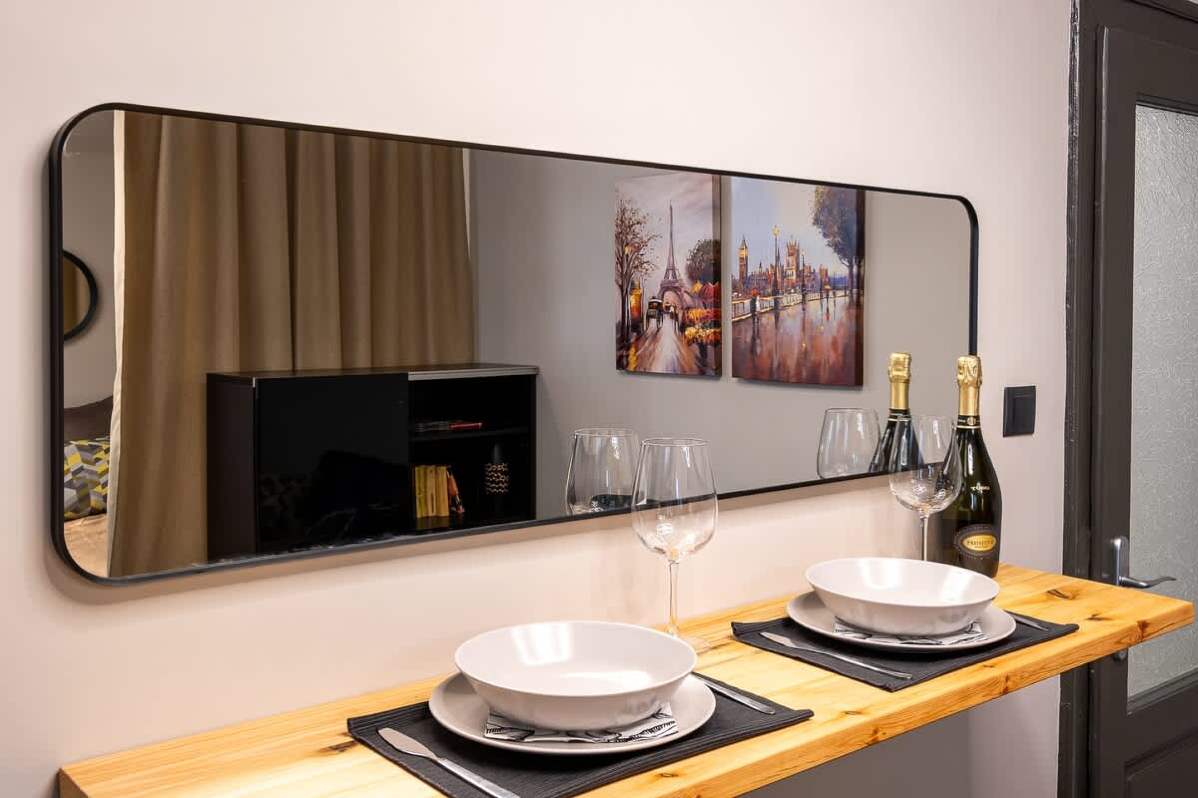 Scoutaround White Logo