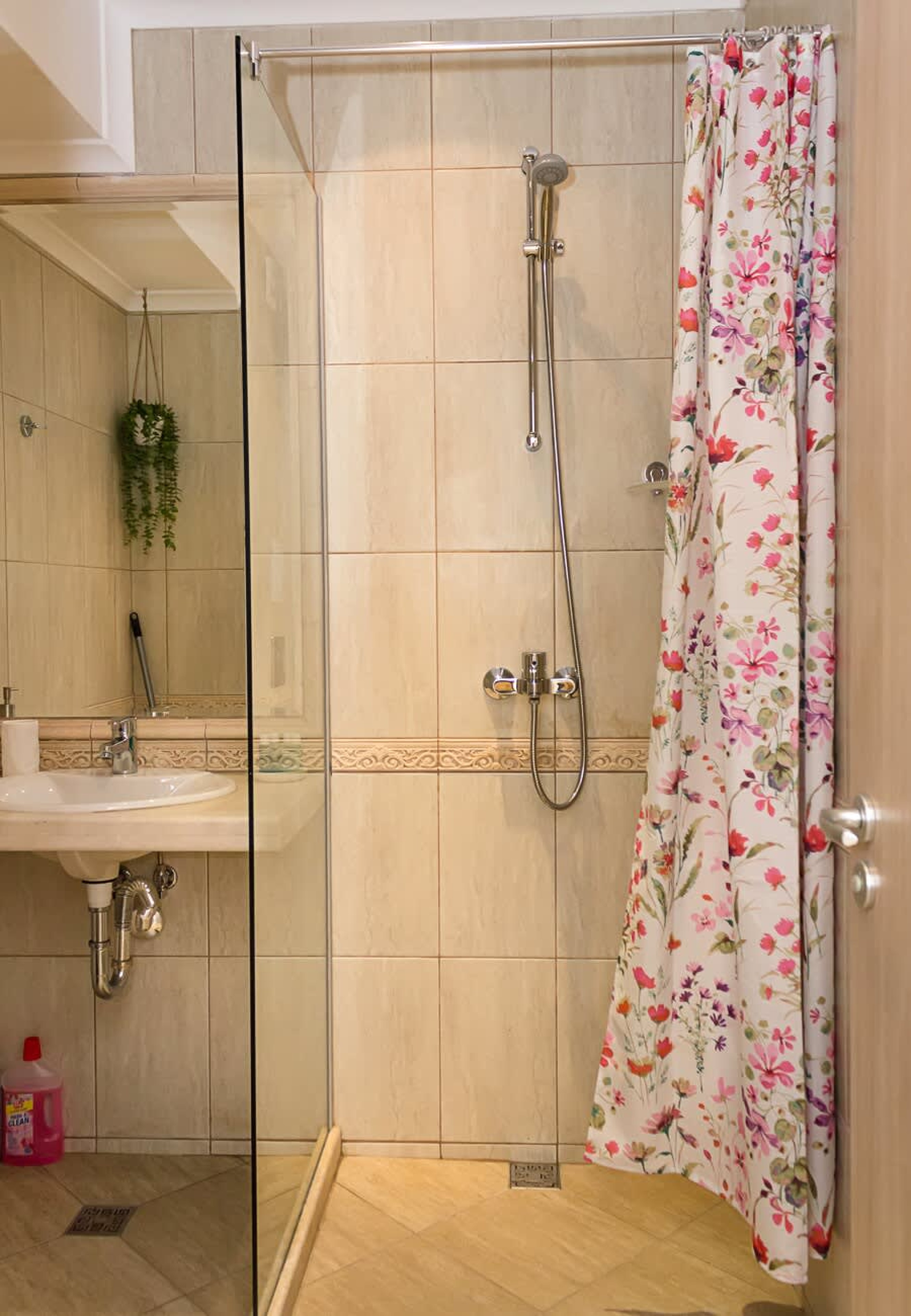 Scoutaround White Logo