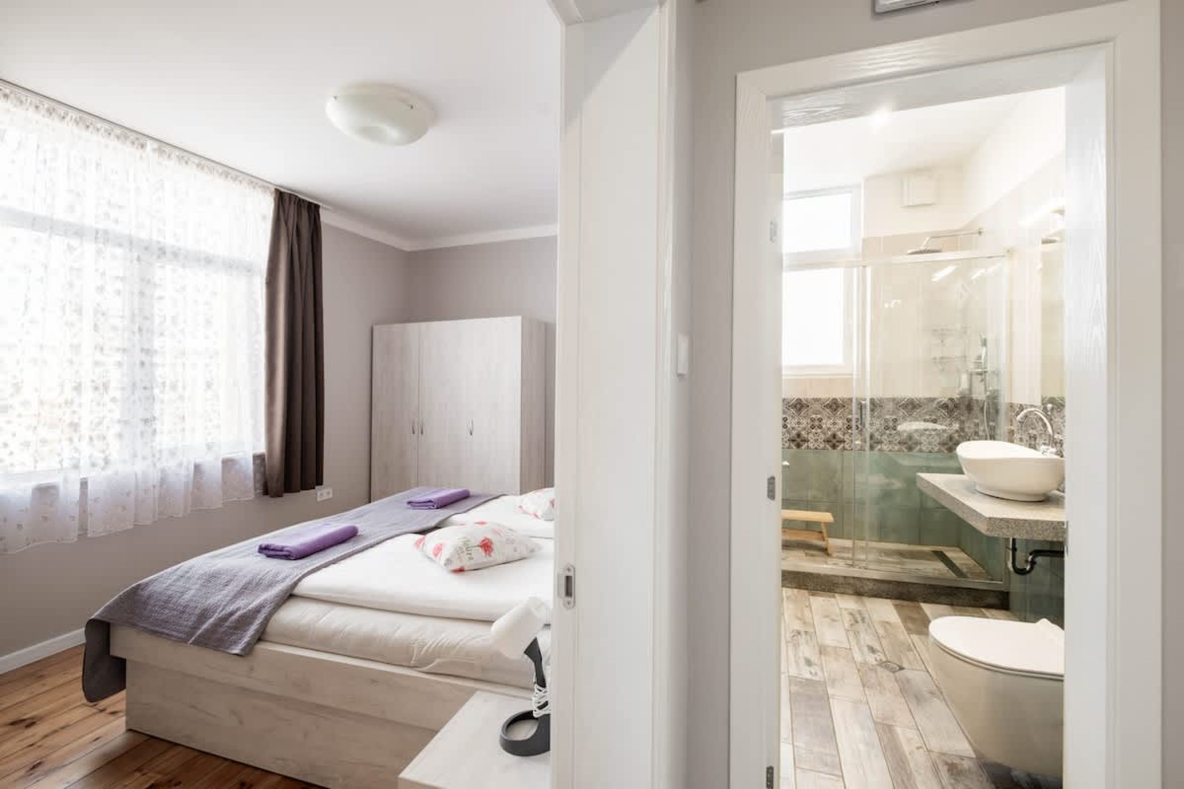 Scoutaround White Logo