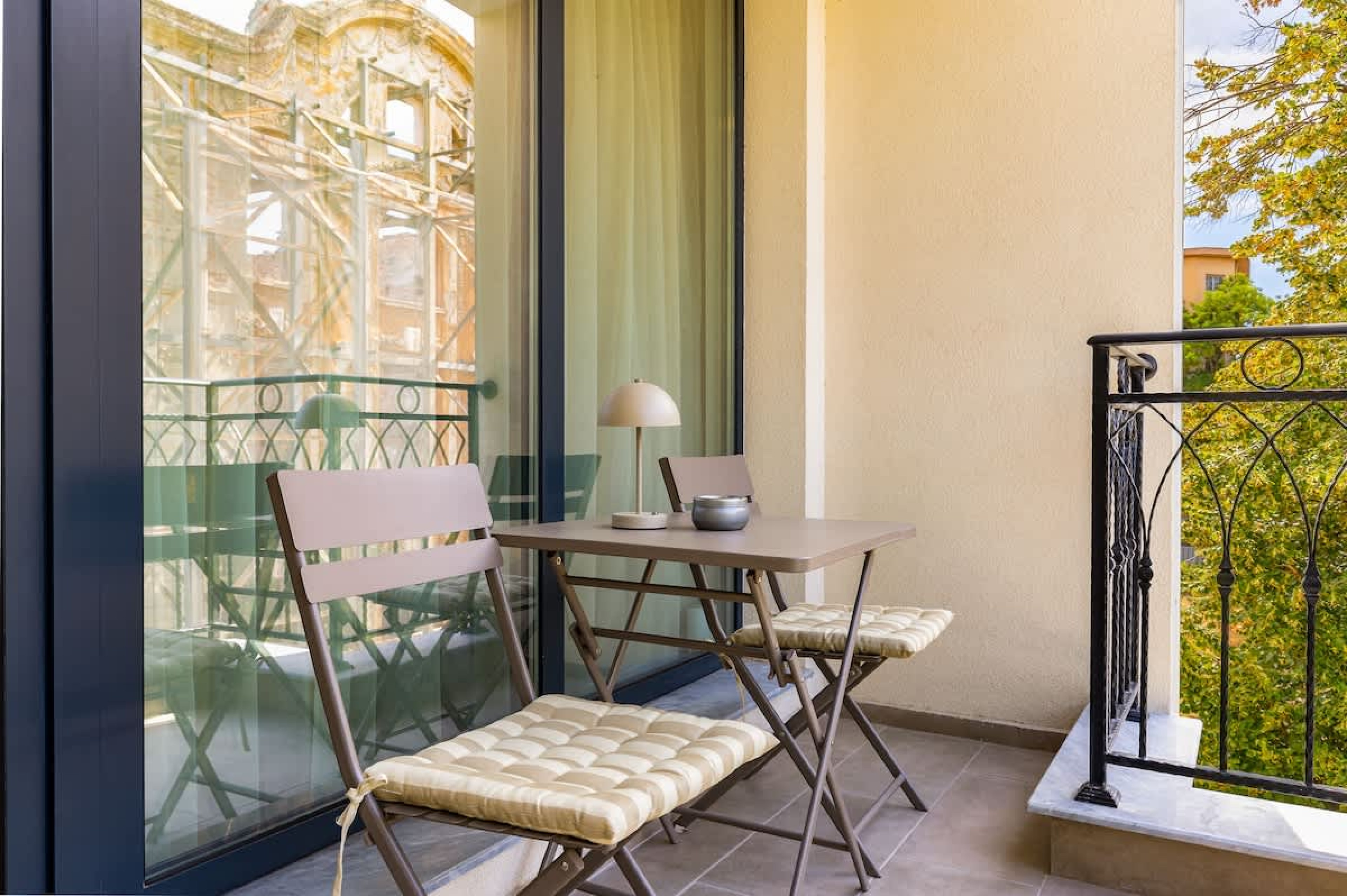 Scoutaround White Logo