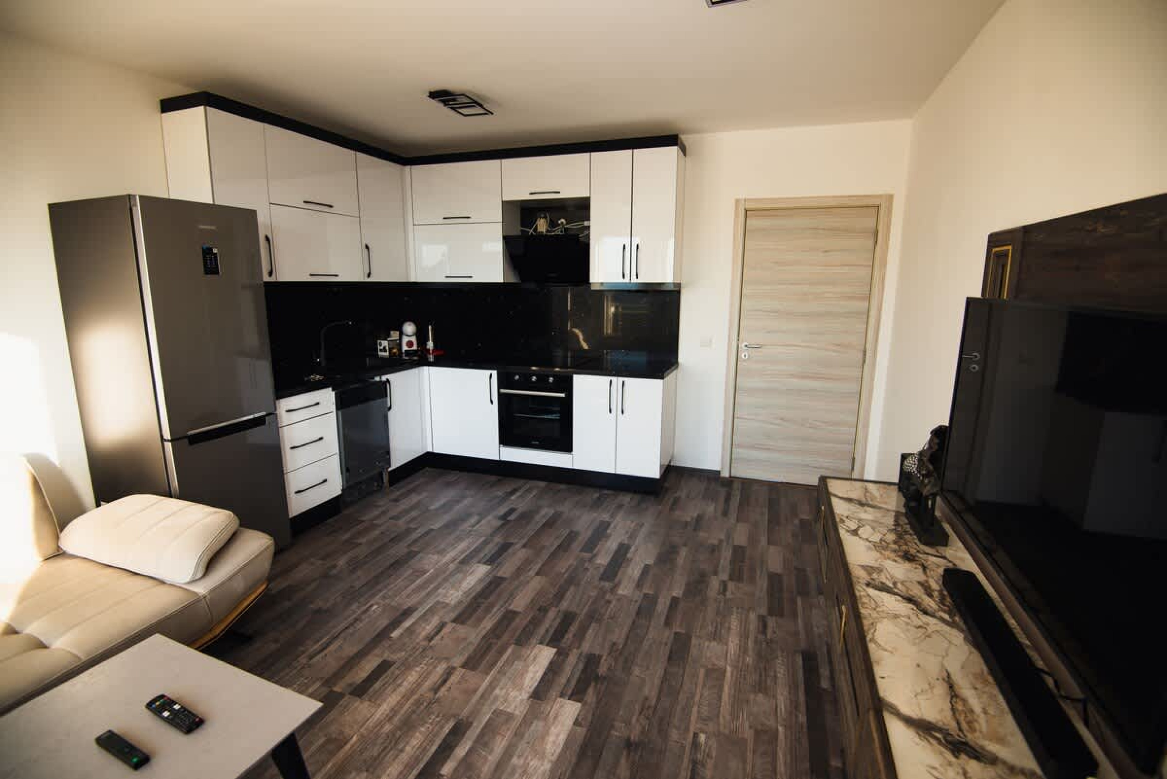 Scoutaround White Logo