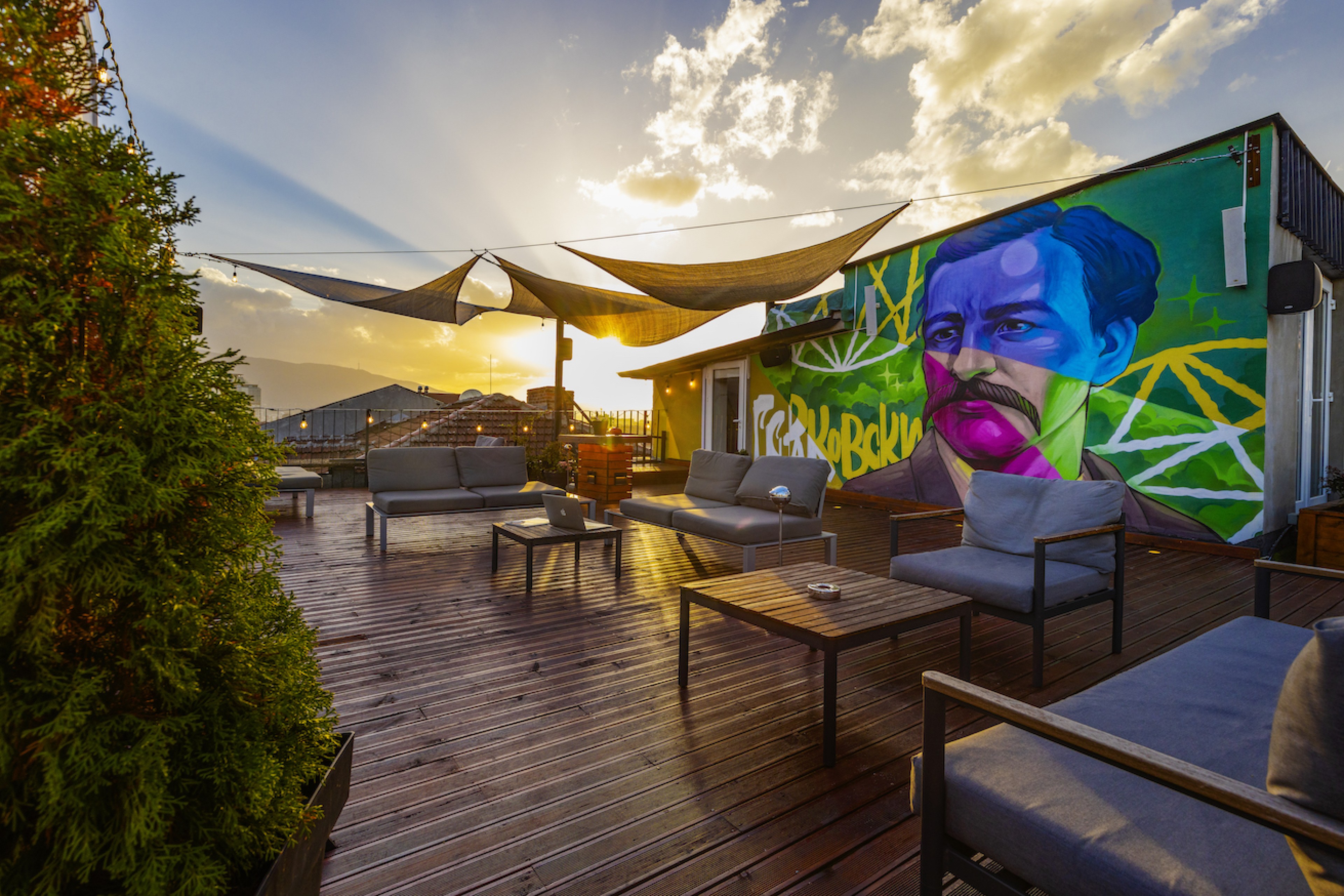 Scoutaround White Logo