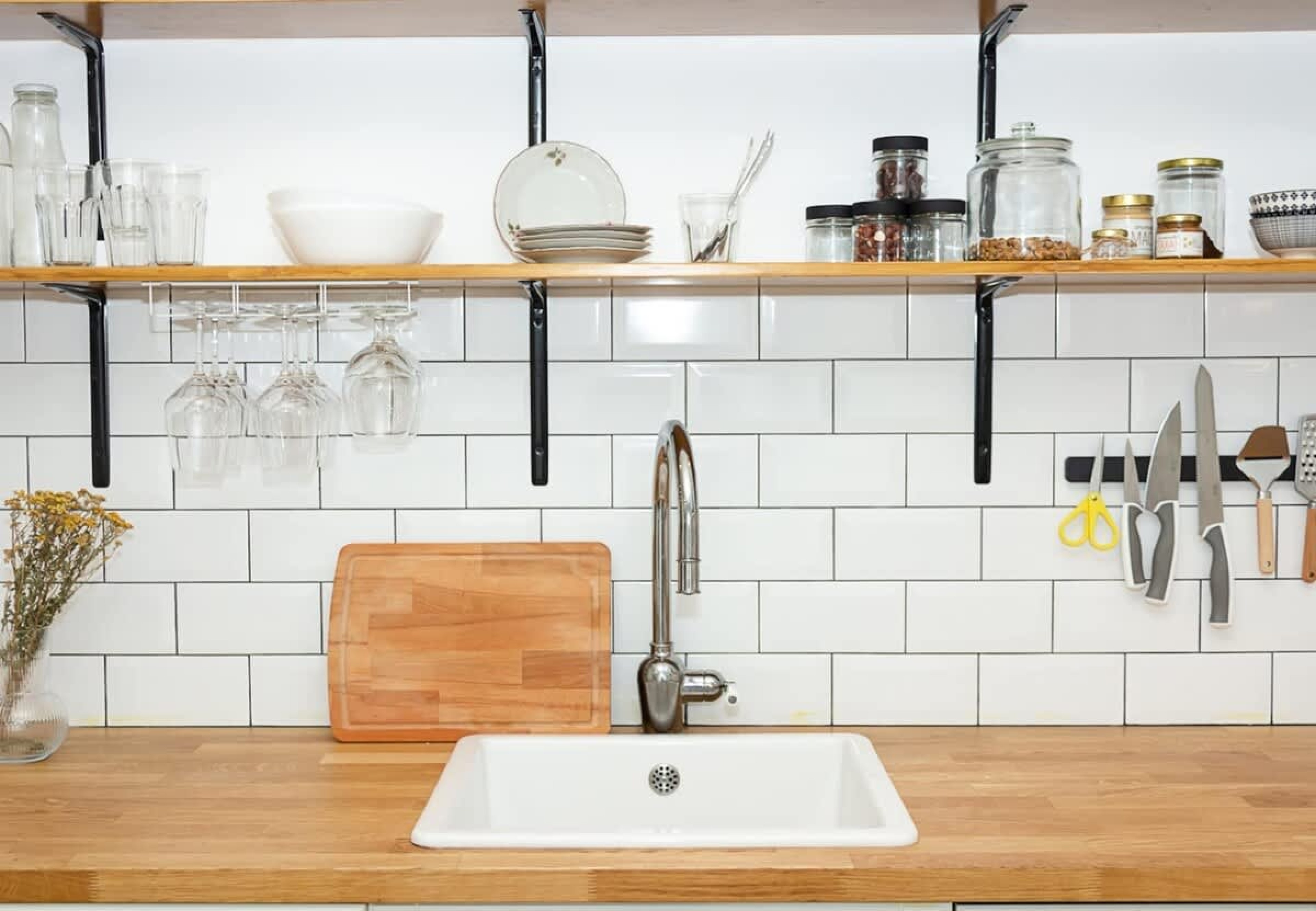 Scoutaround White Logo