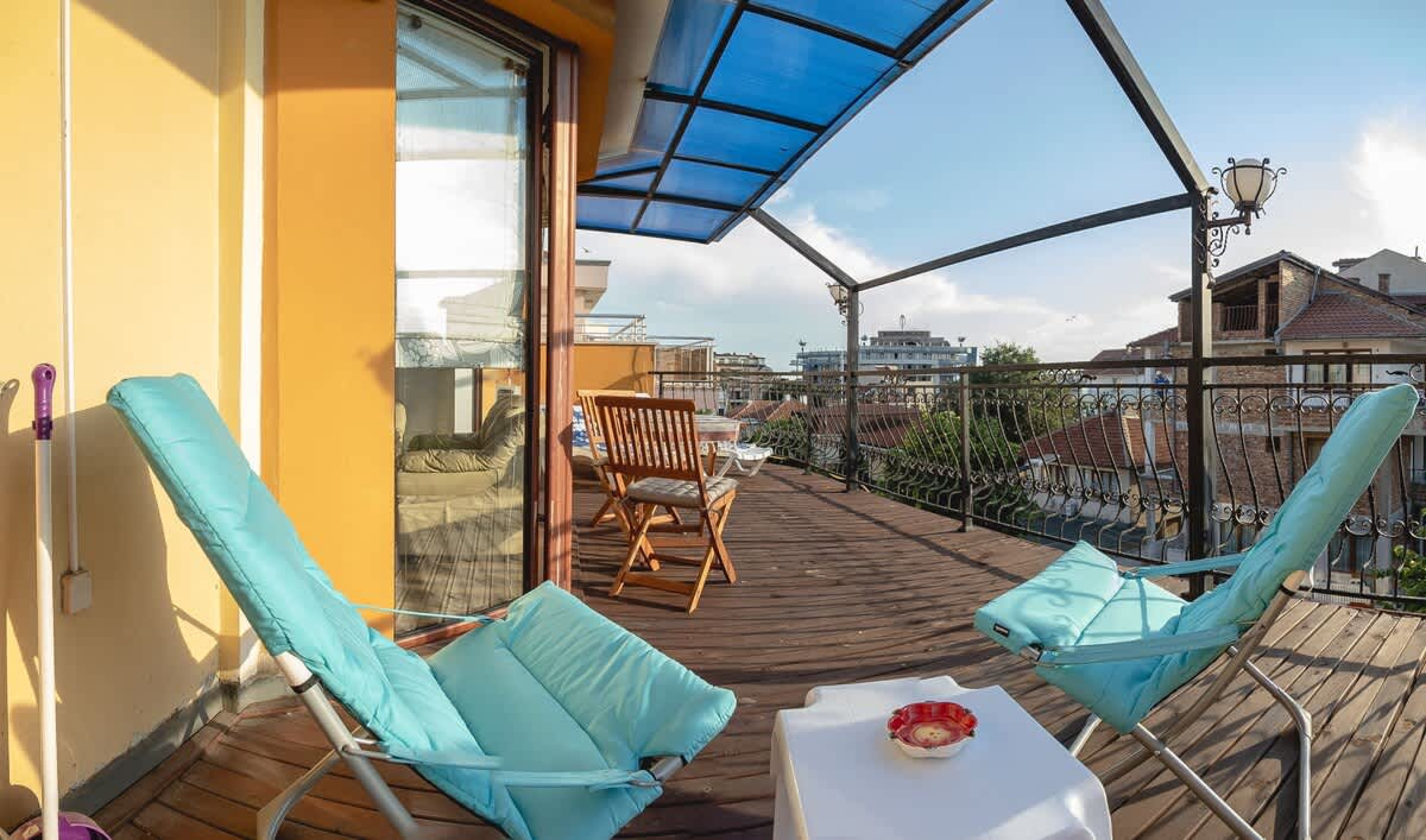 Scoutaround White Logo