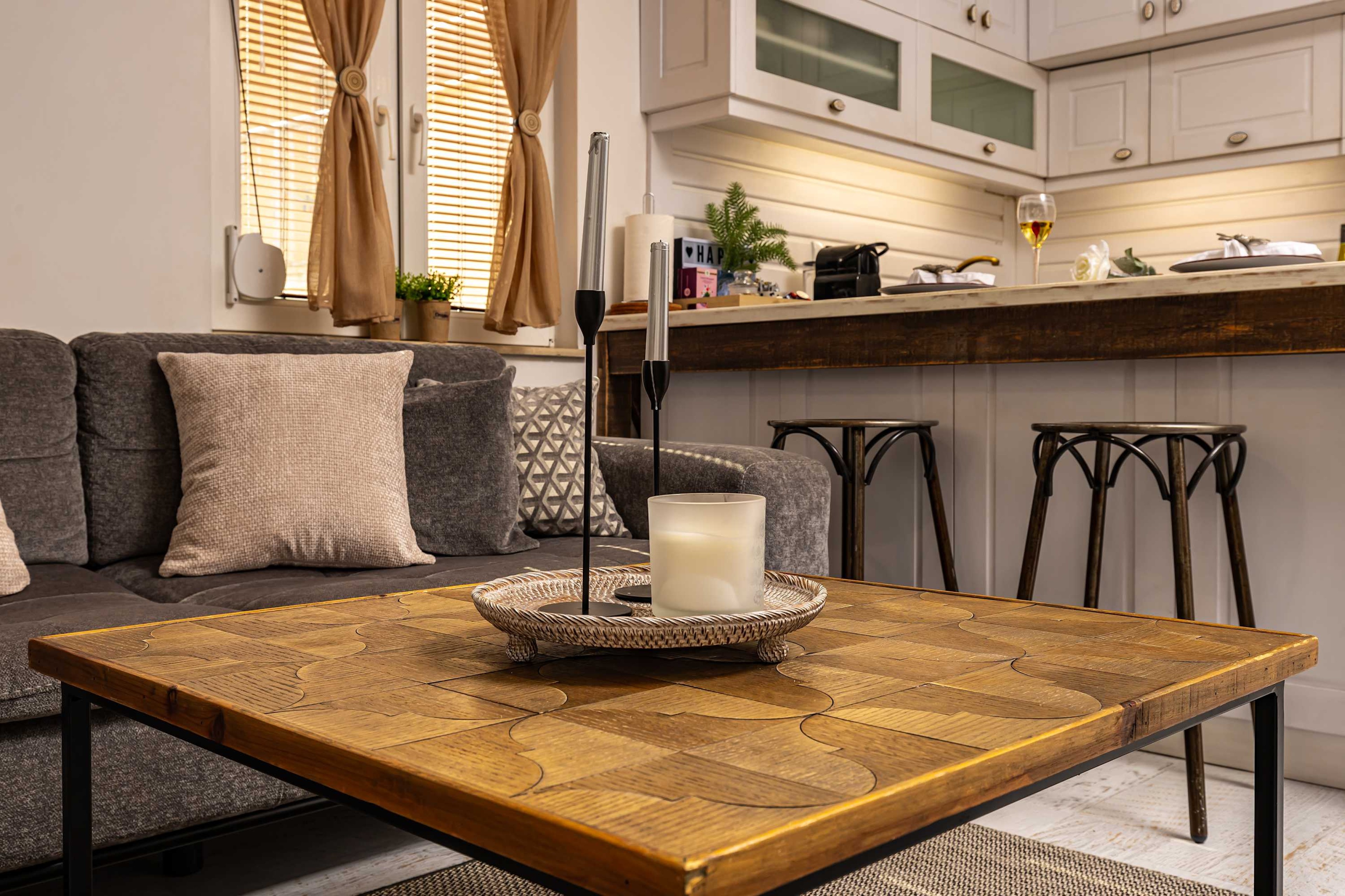 Scoutaround White Logo