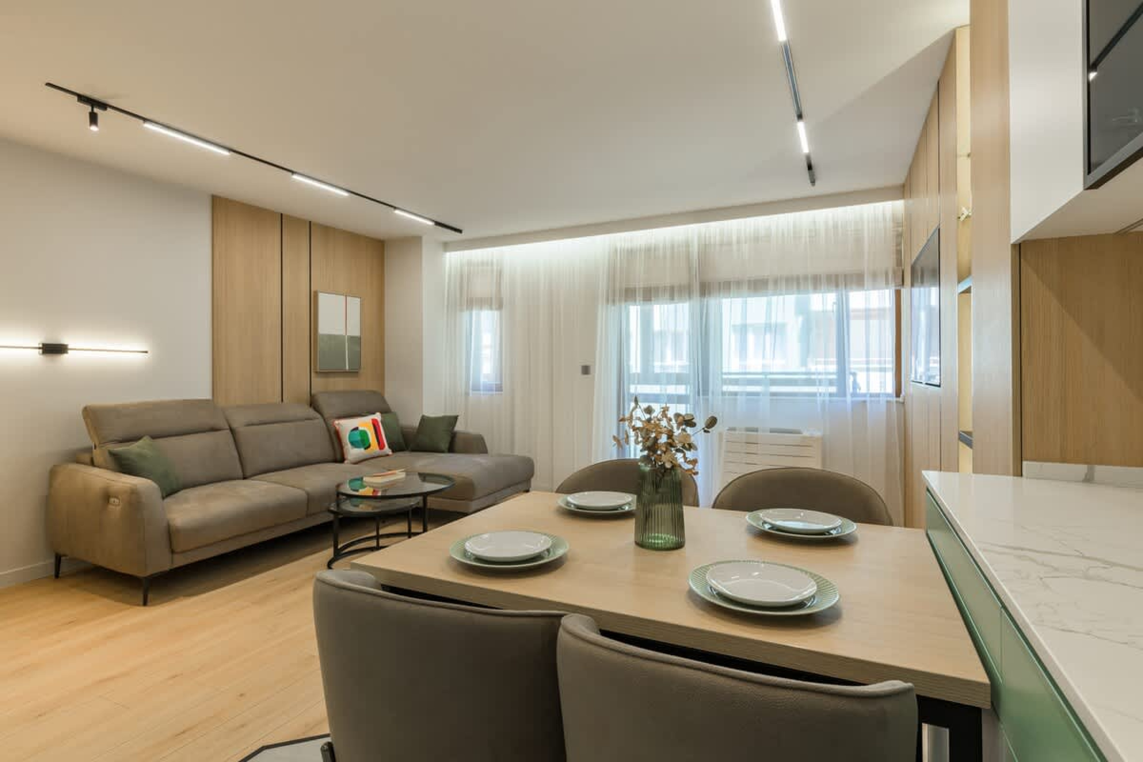 Scoutaround White Logo