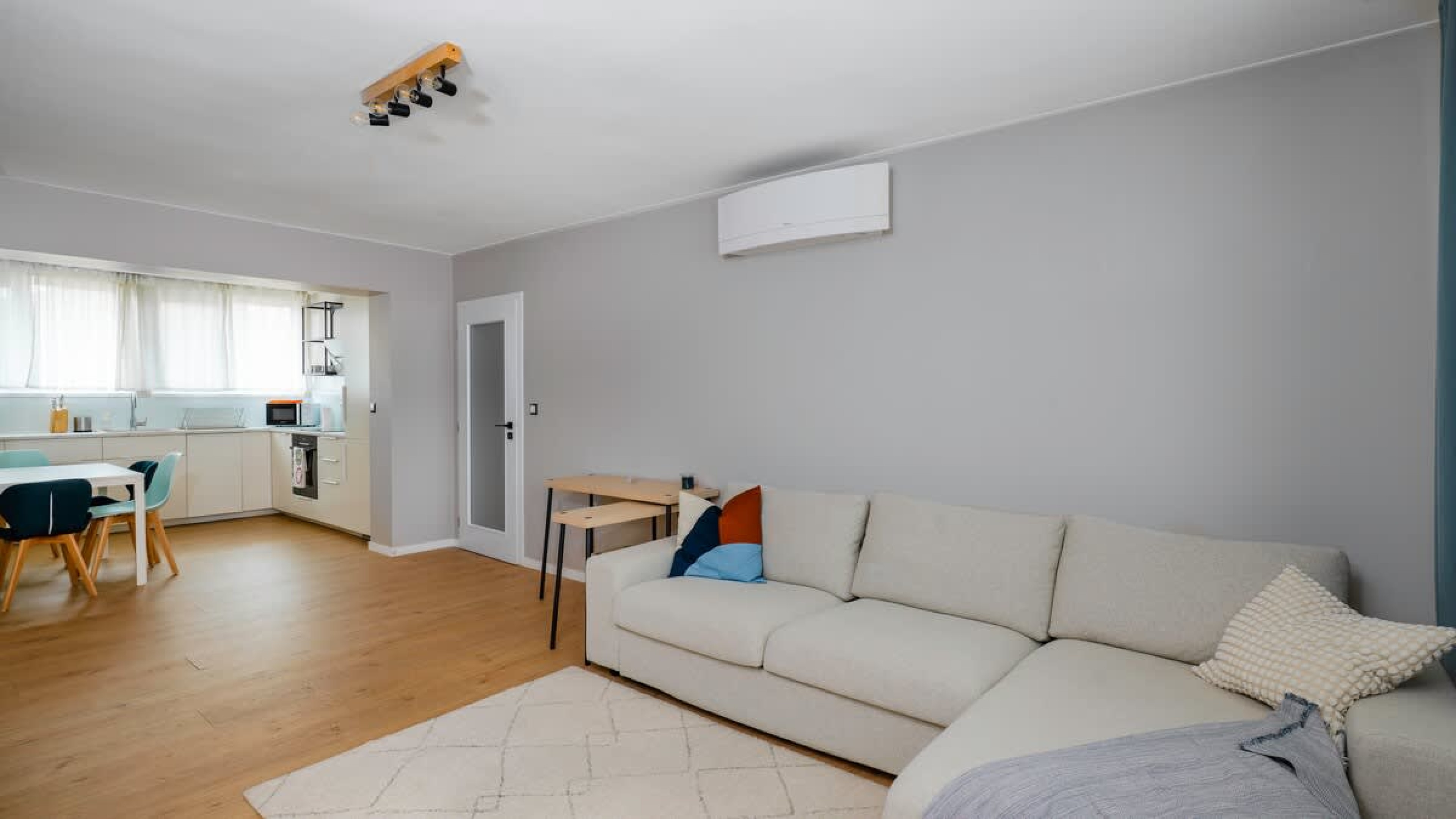 Scoutaround White Logo