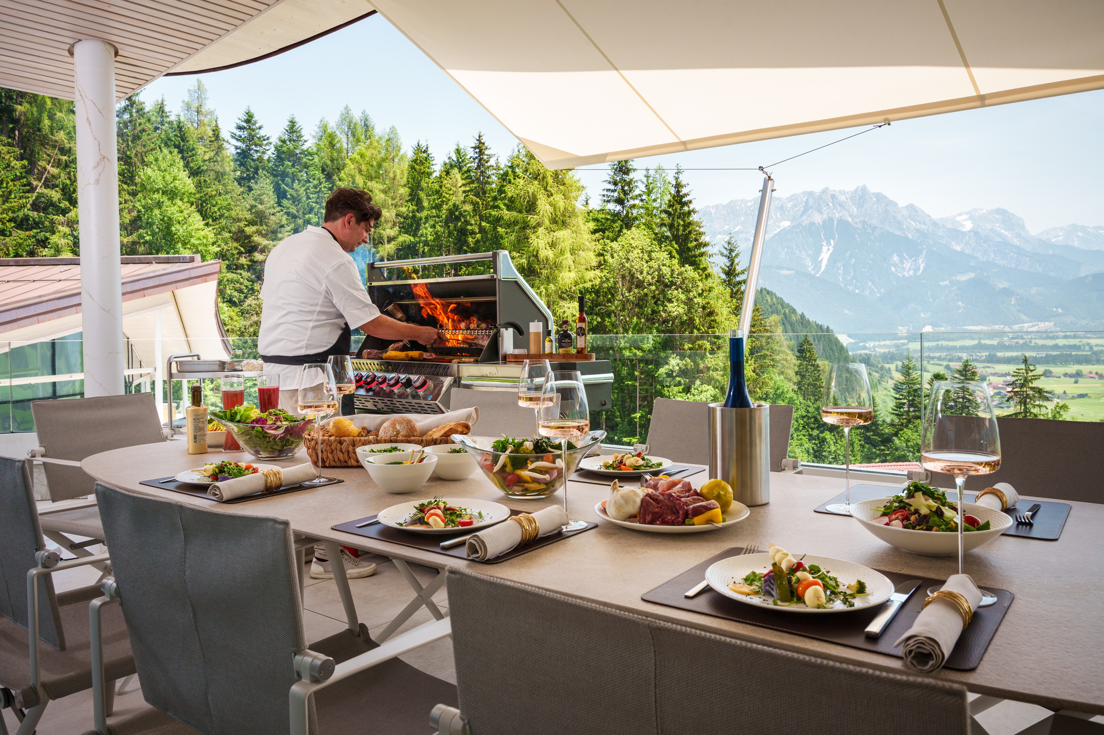 Scoutaround White Logo