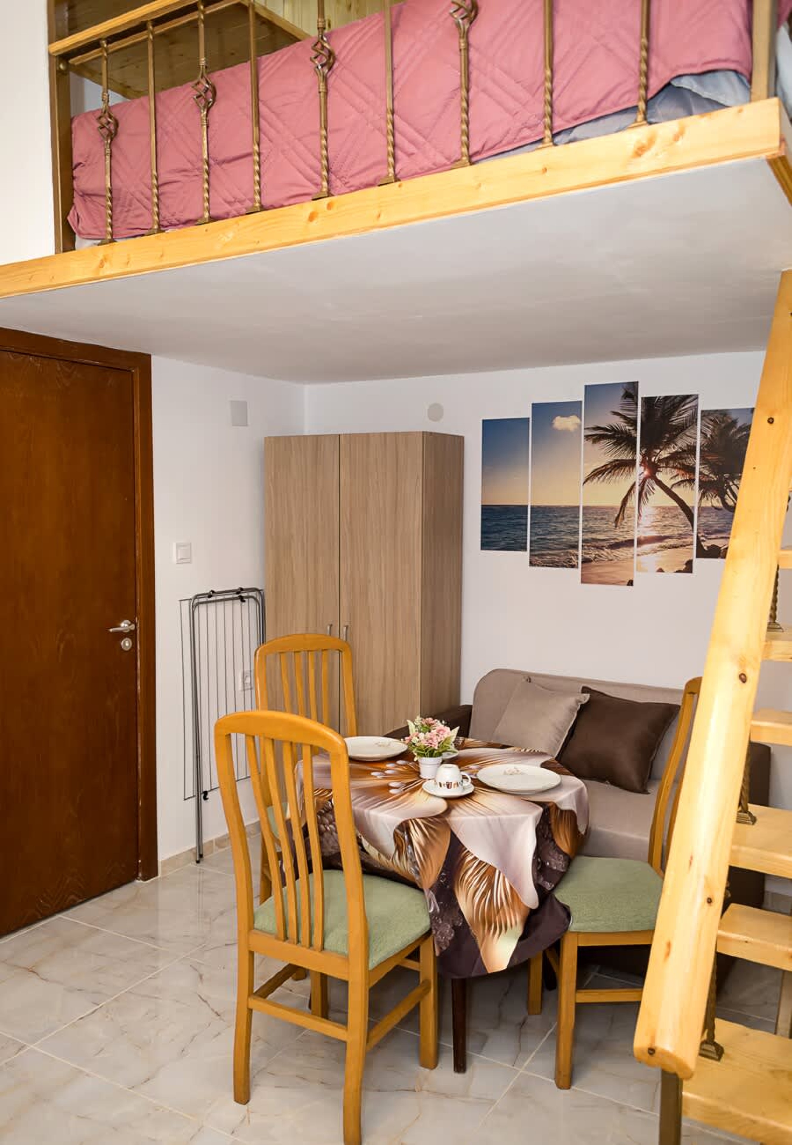 Scoutaround White Logo