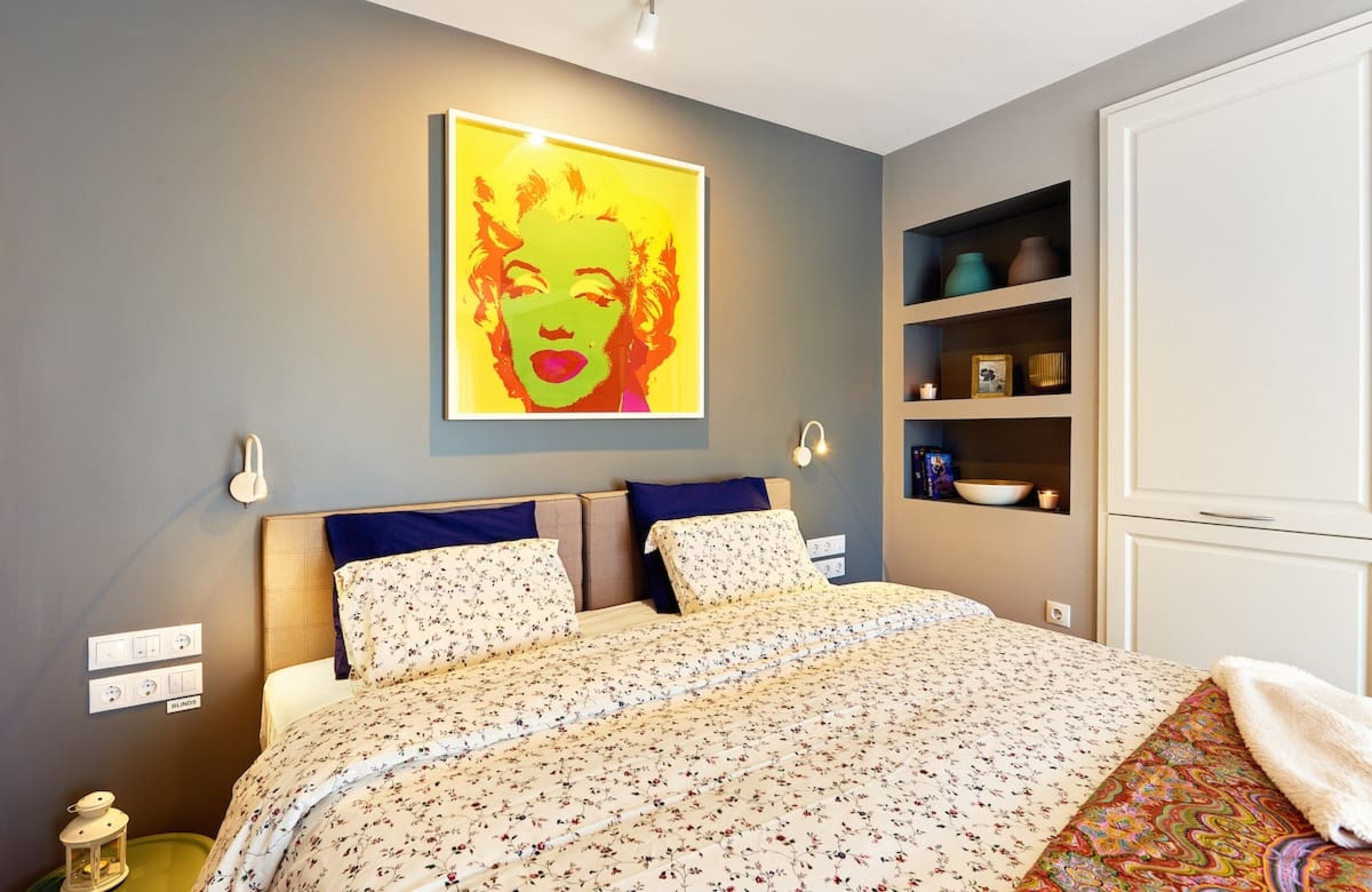 Scoutaround White Logo