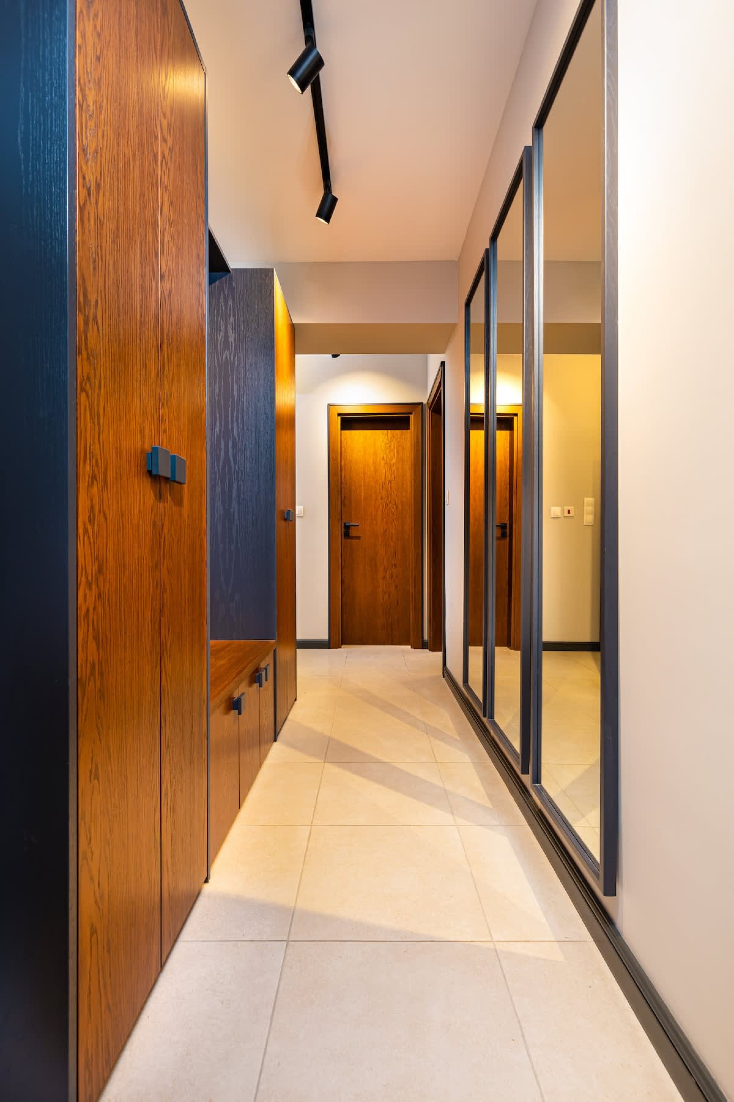 Scoutaround White Logo