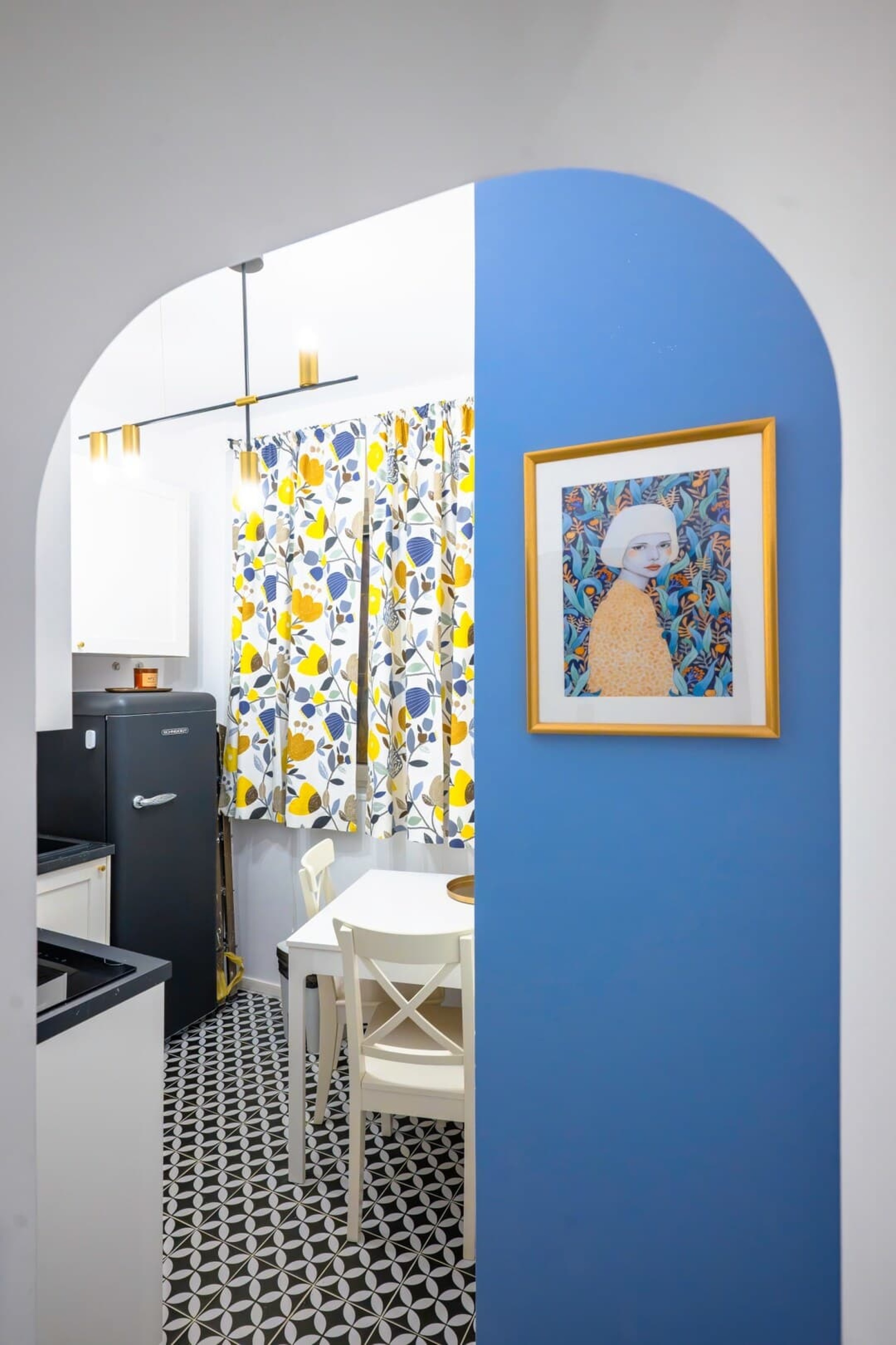 Scoutaround White Logo