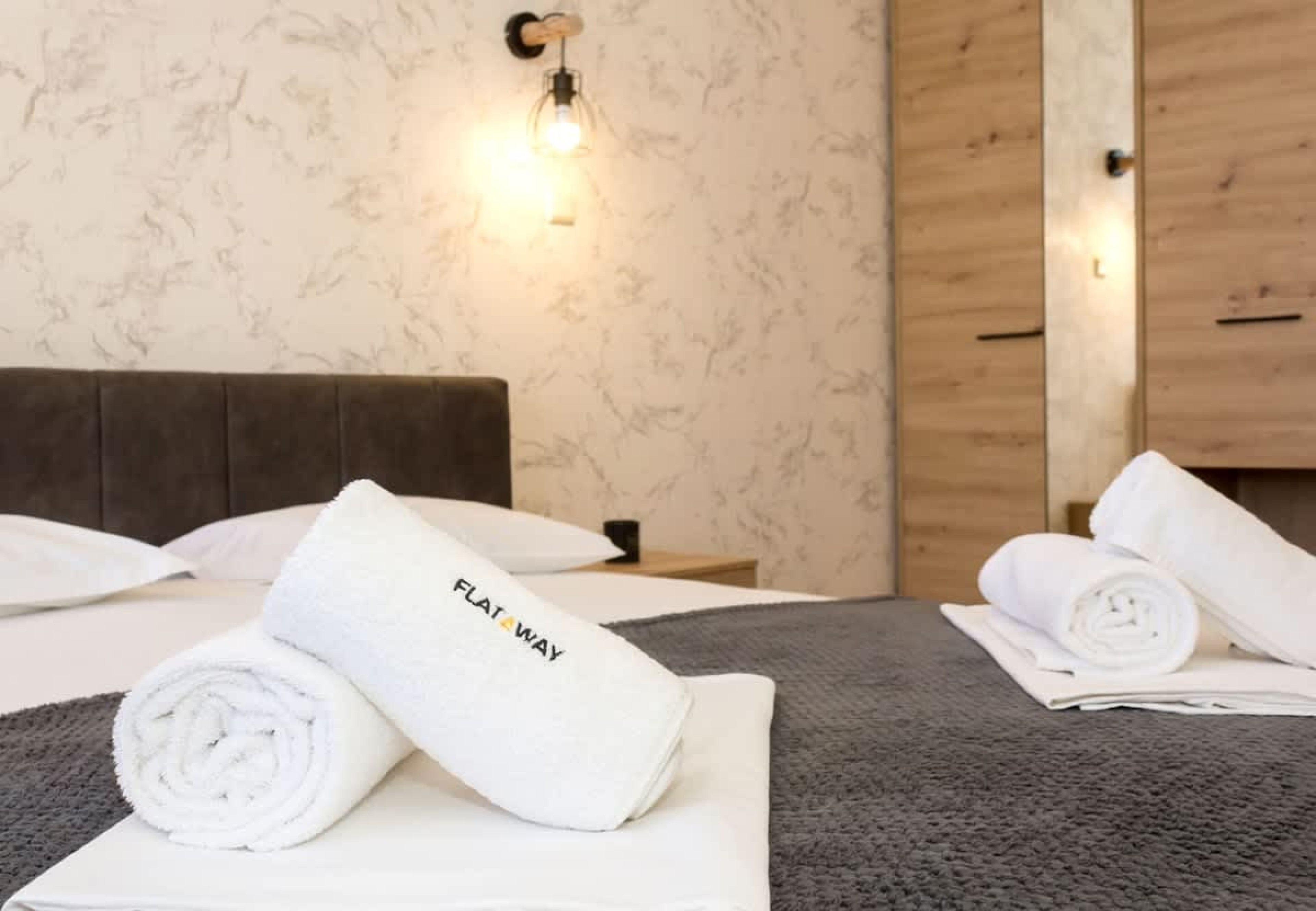 Scoutaround White Logo