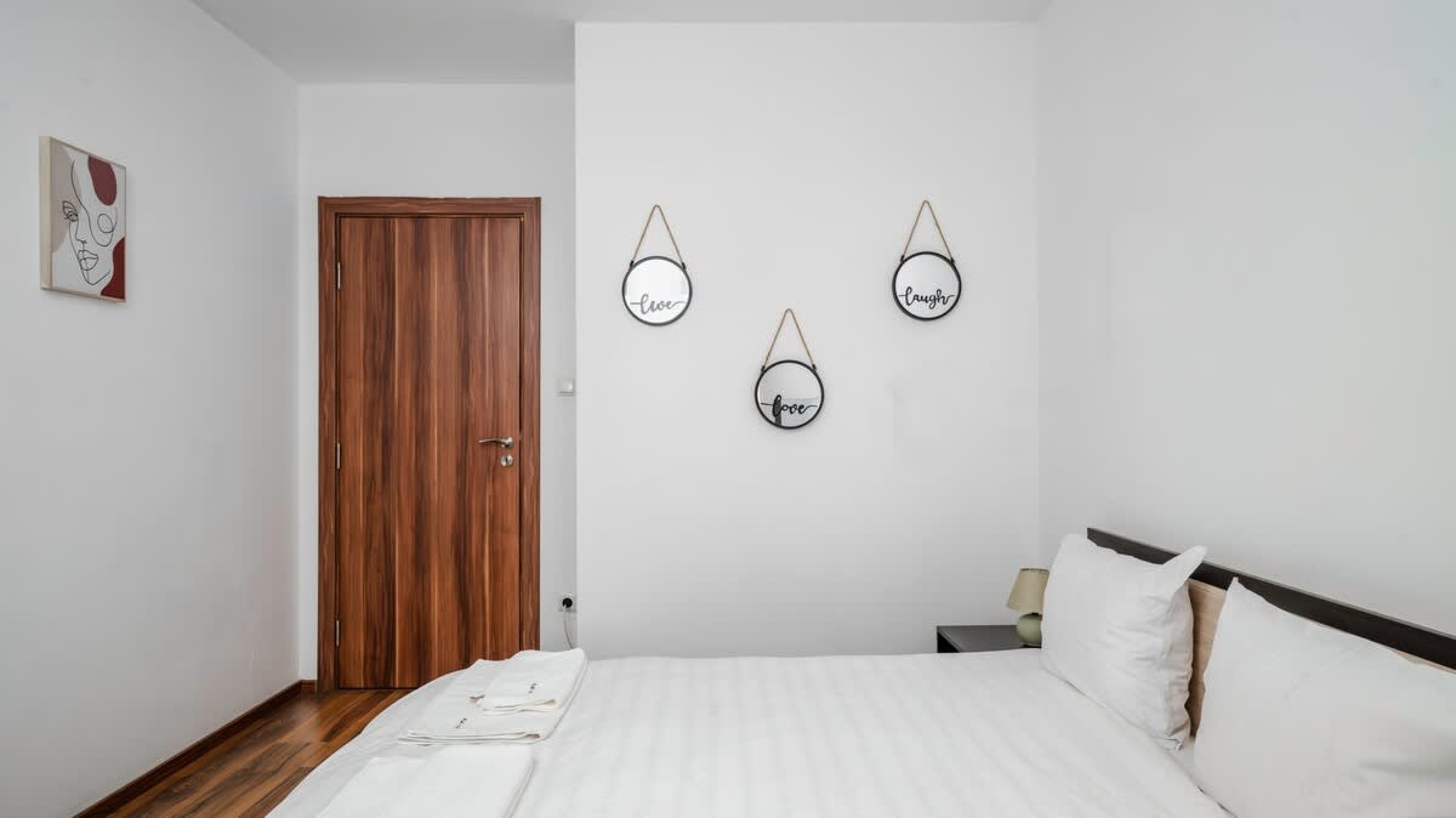 Scoutaround White Logo