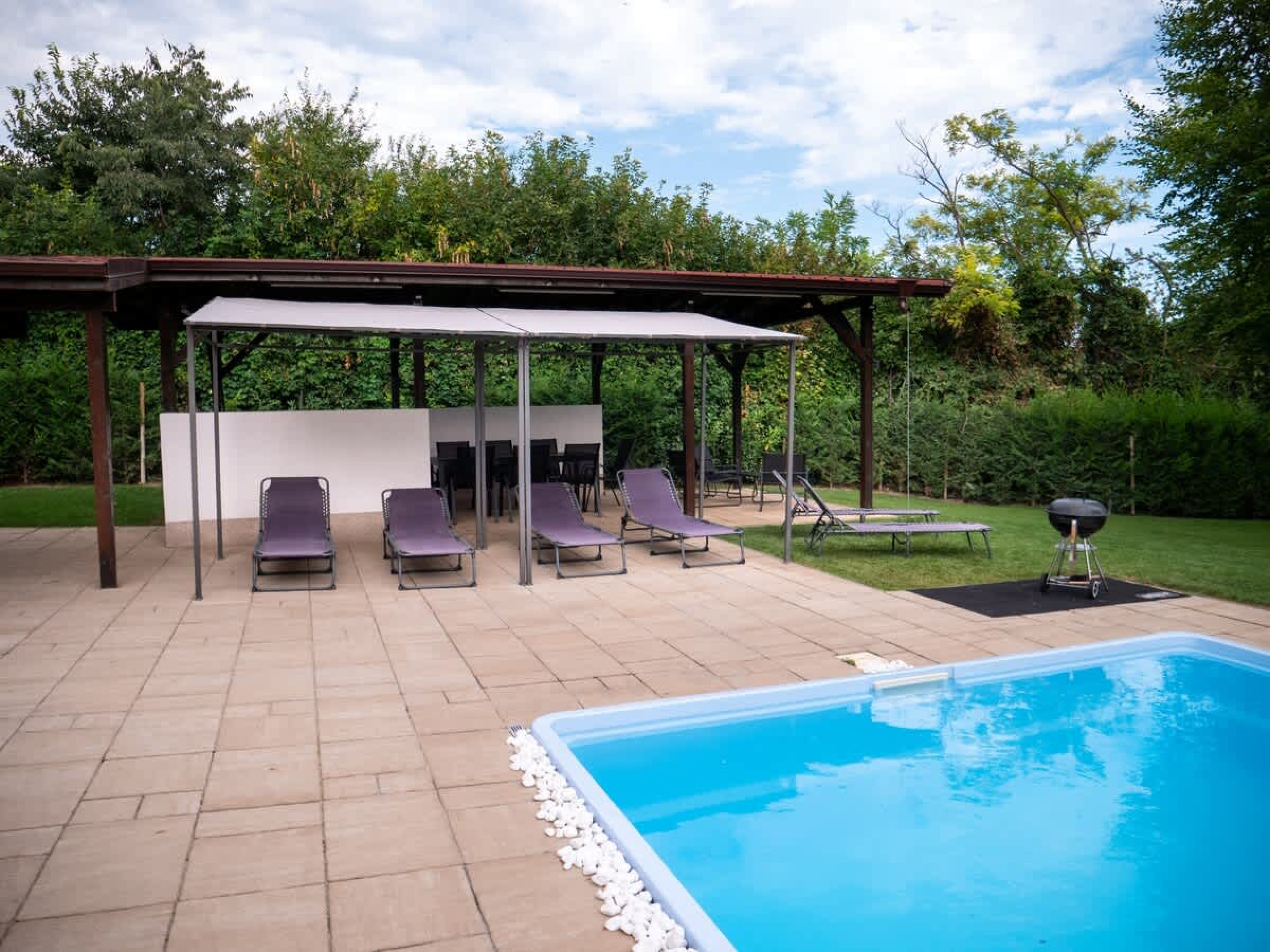 Scoutaround White Logo